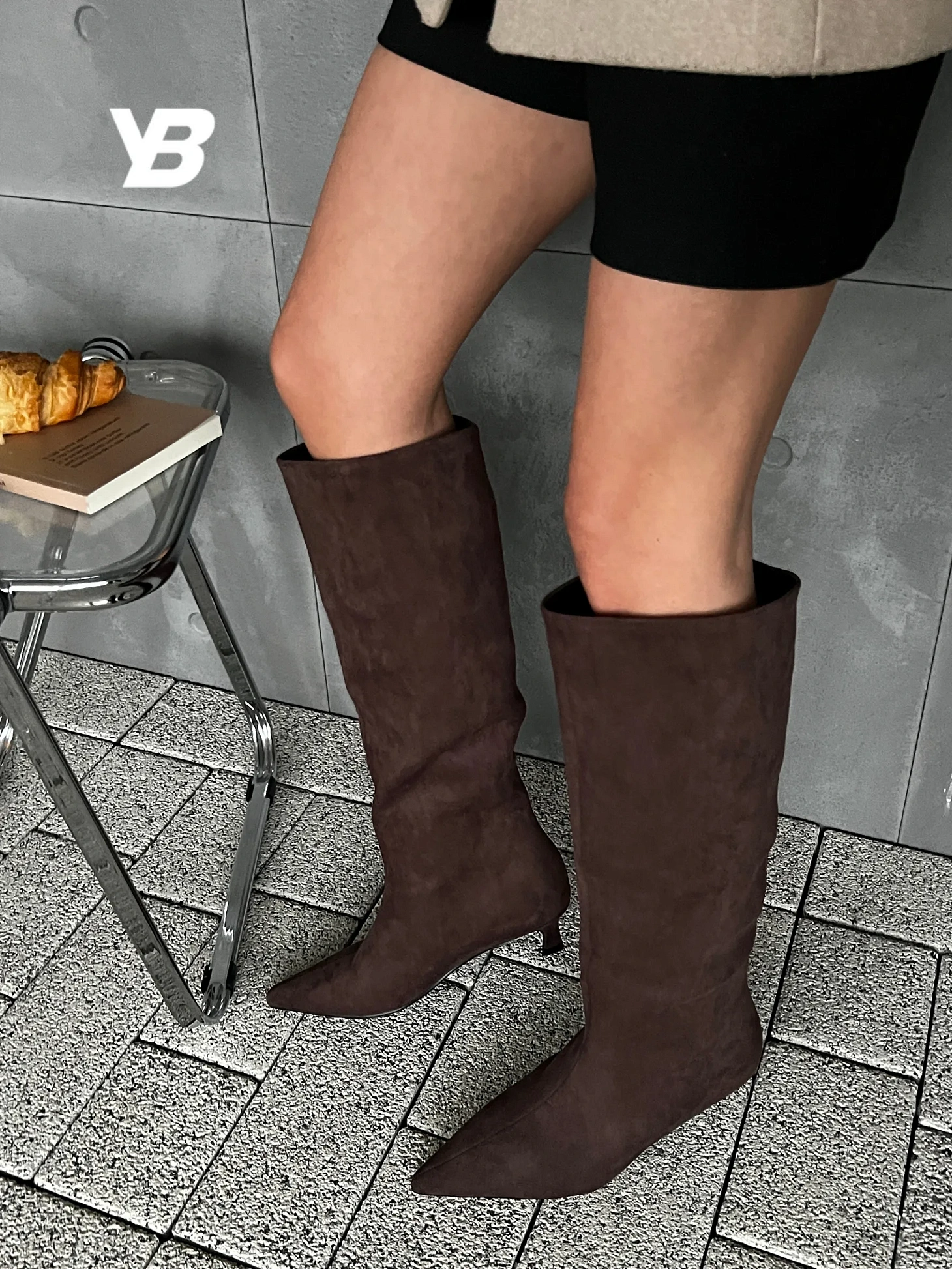 Сапоги женские демисезонные трубы на низком каблуке весенние