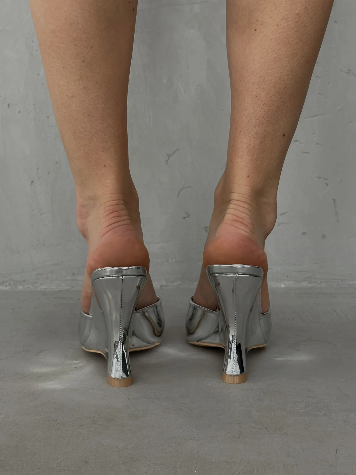 Летние босоножки женские на танкетке