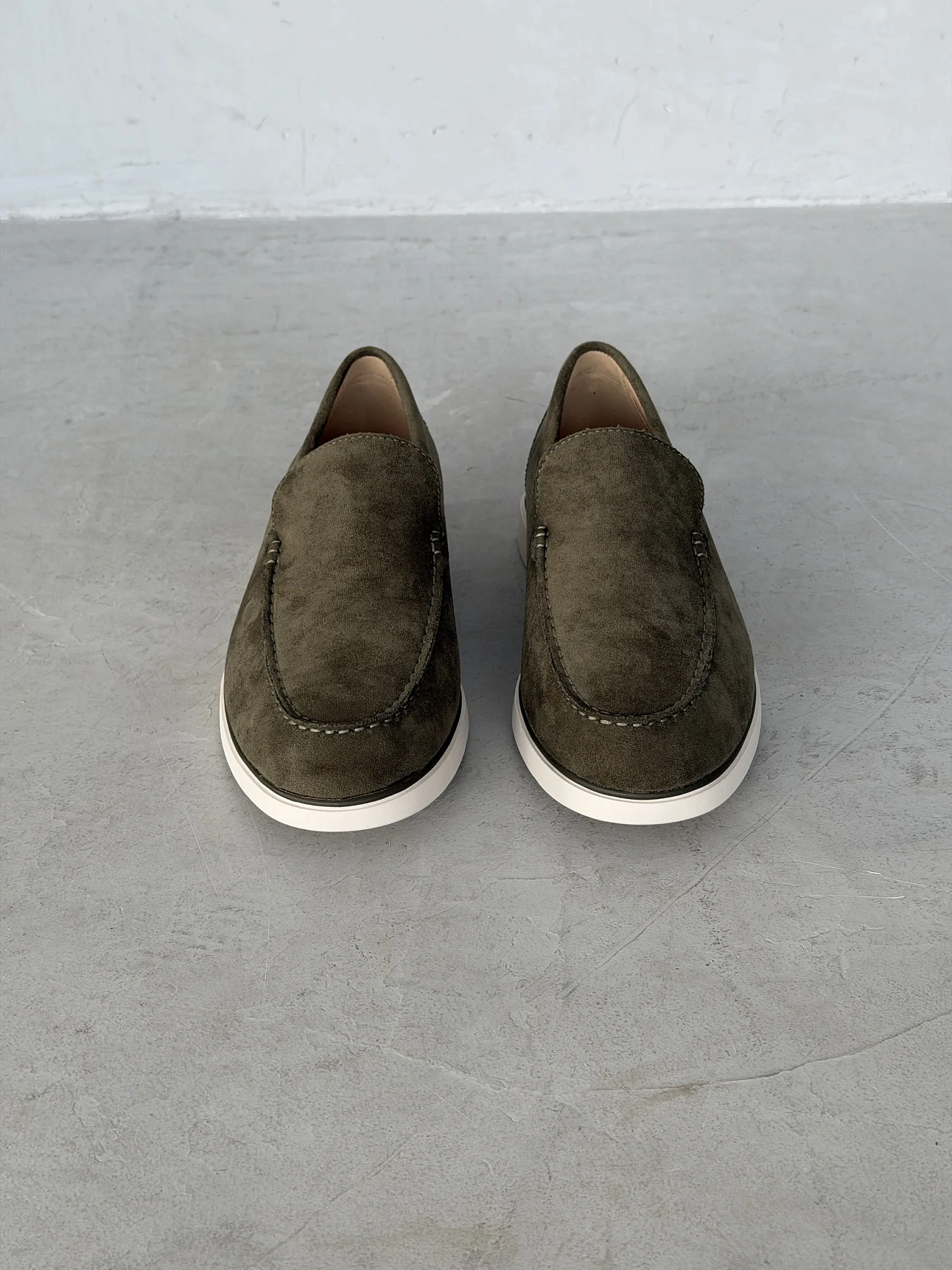 Замшевые лоферы мужские классические на платформе