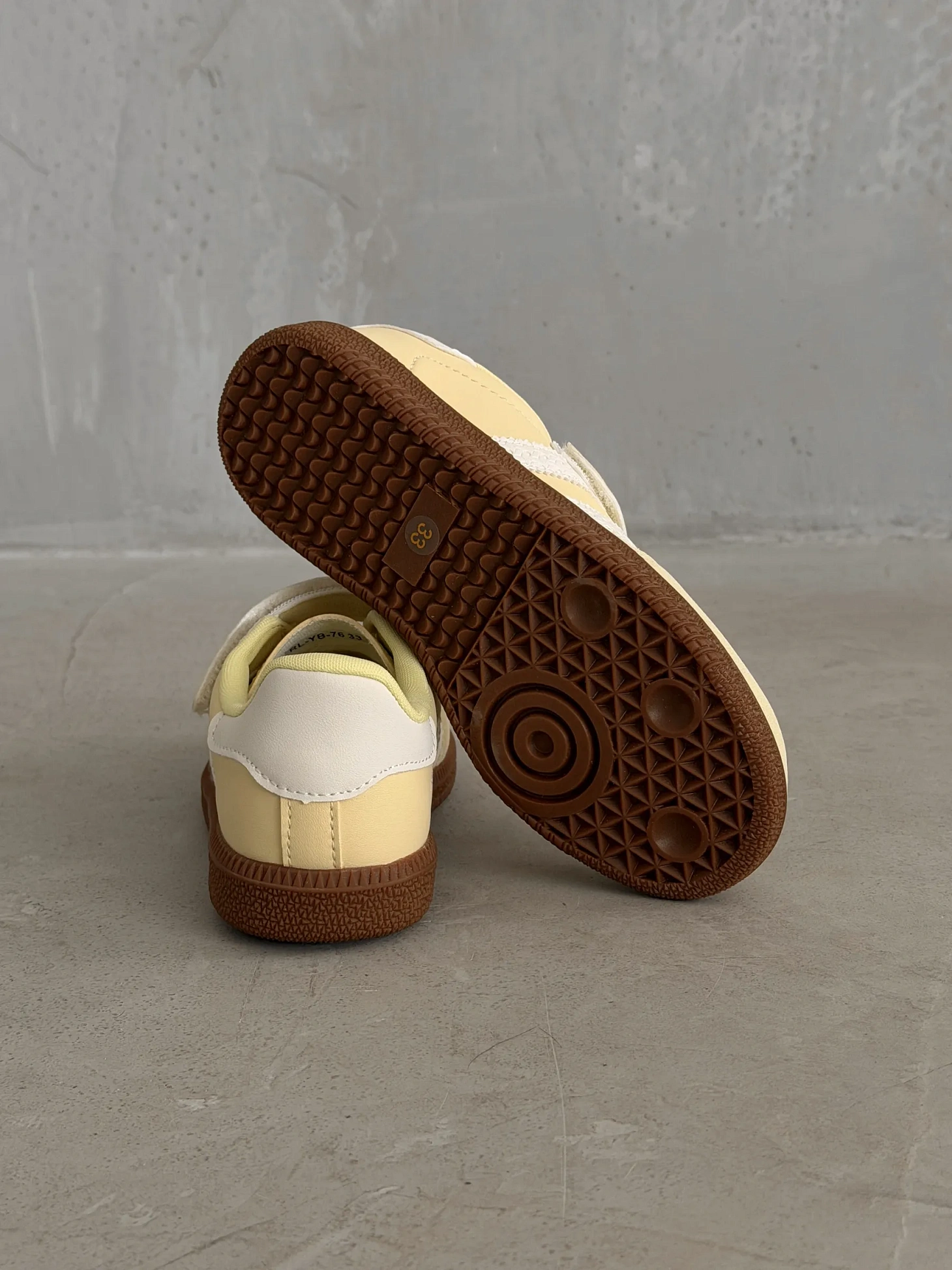 Демисезонные кроссовки детские на платформе