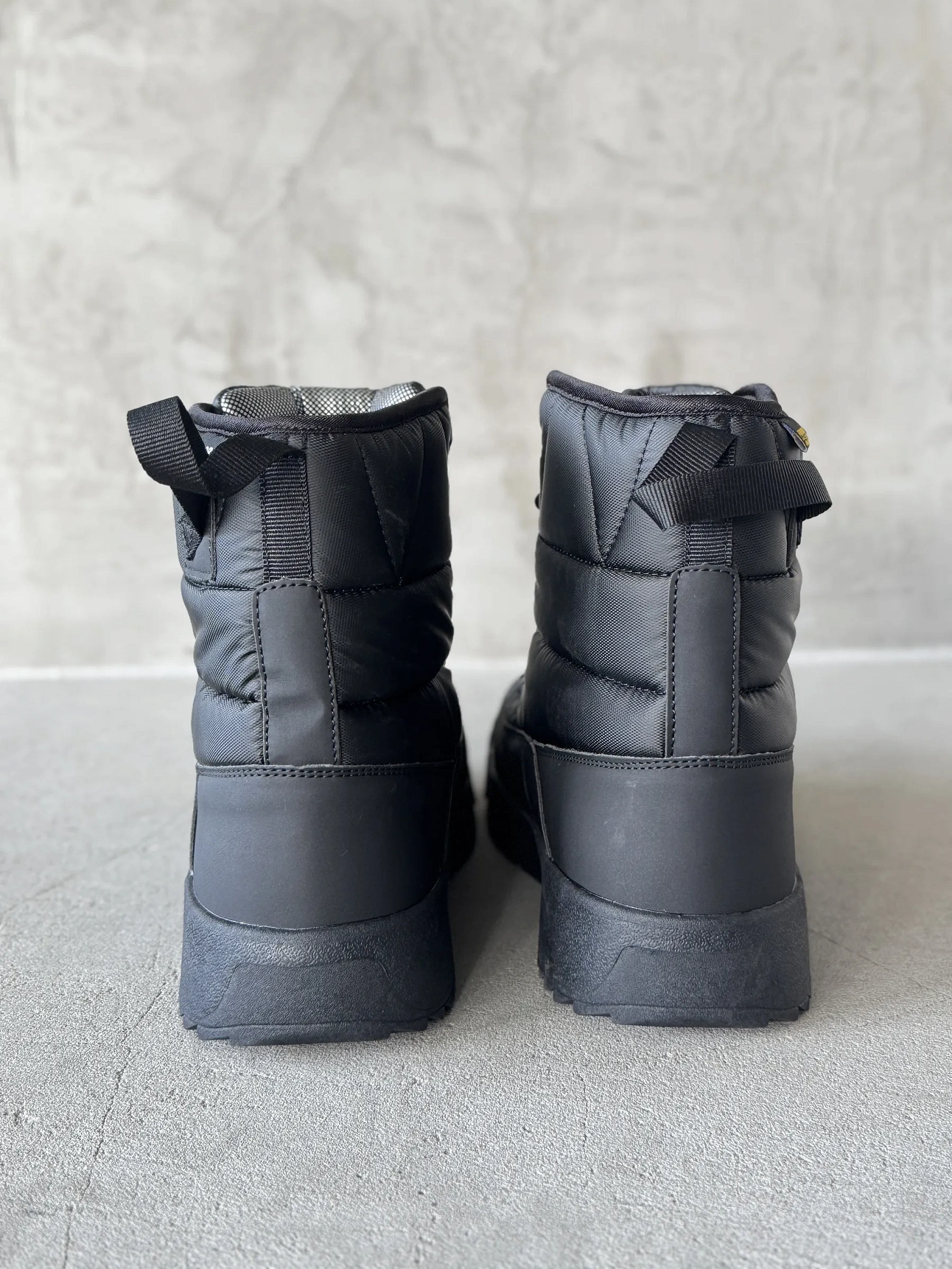 Зимние дутики на шнуровке высокие кроссовки