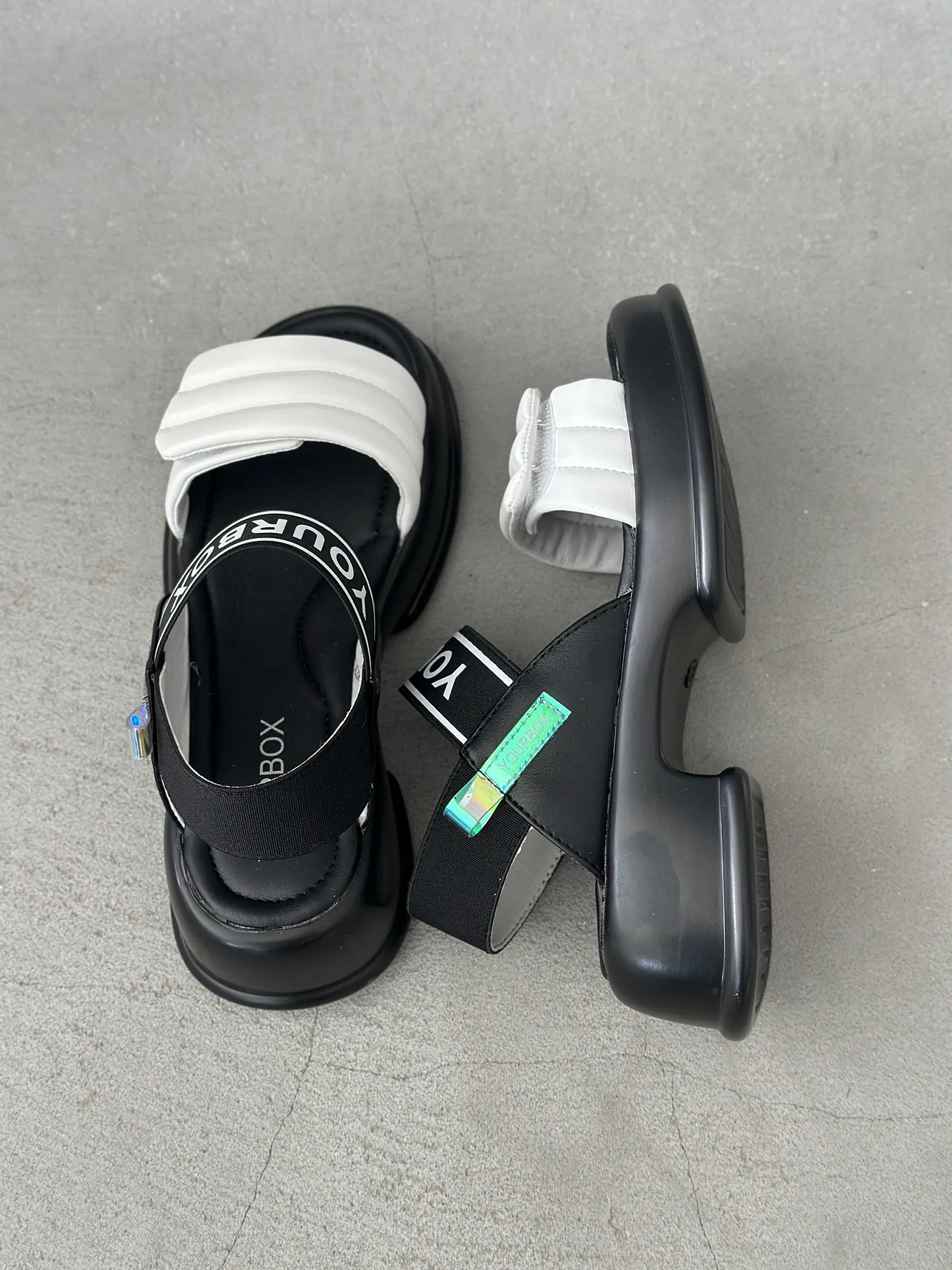 Летние босоножки на толстой подошве