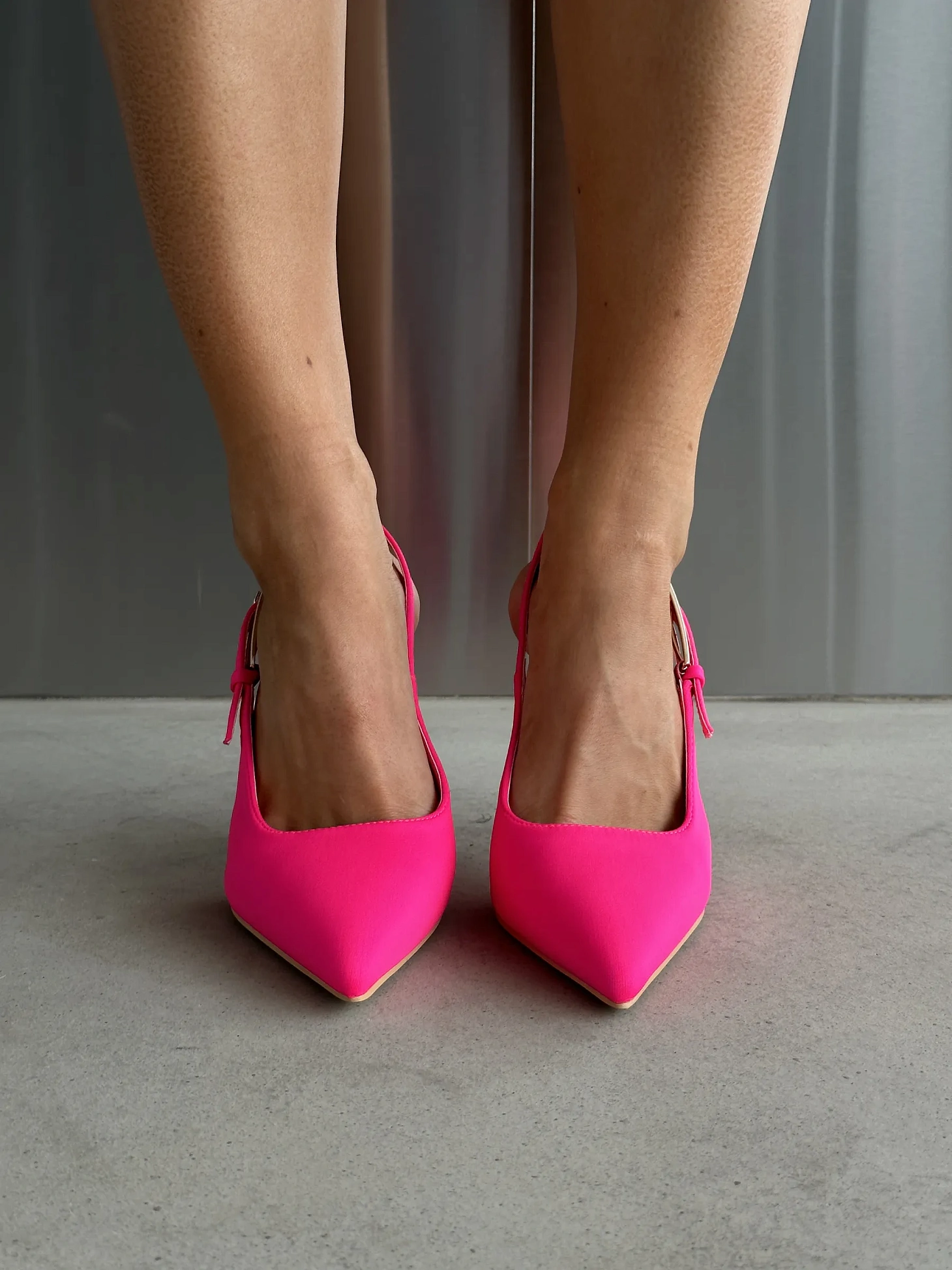 Туфли на каблуке с открытой пяткой лодочки