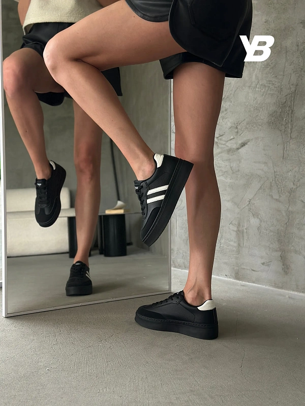 Кроссовки на платформе