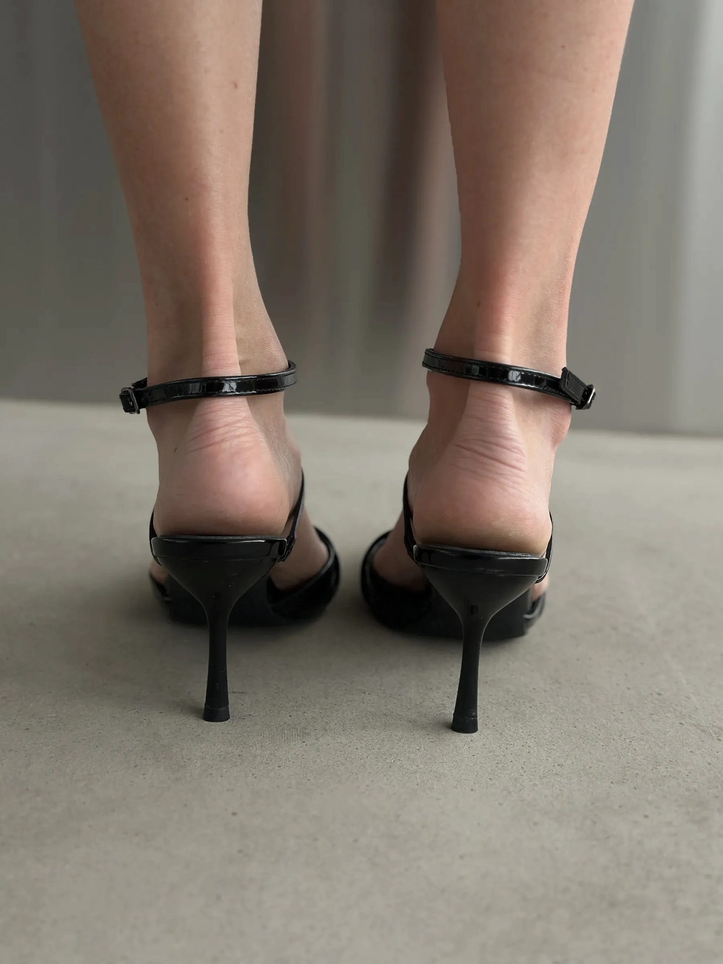 Туфли женские на каблуке с открытой пяткой вечерние