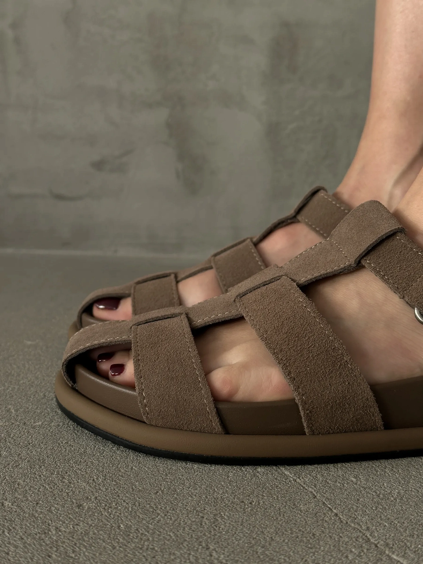 Летние босоножки женские с закрытым носом