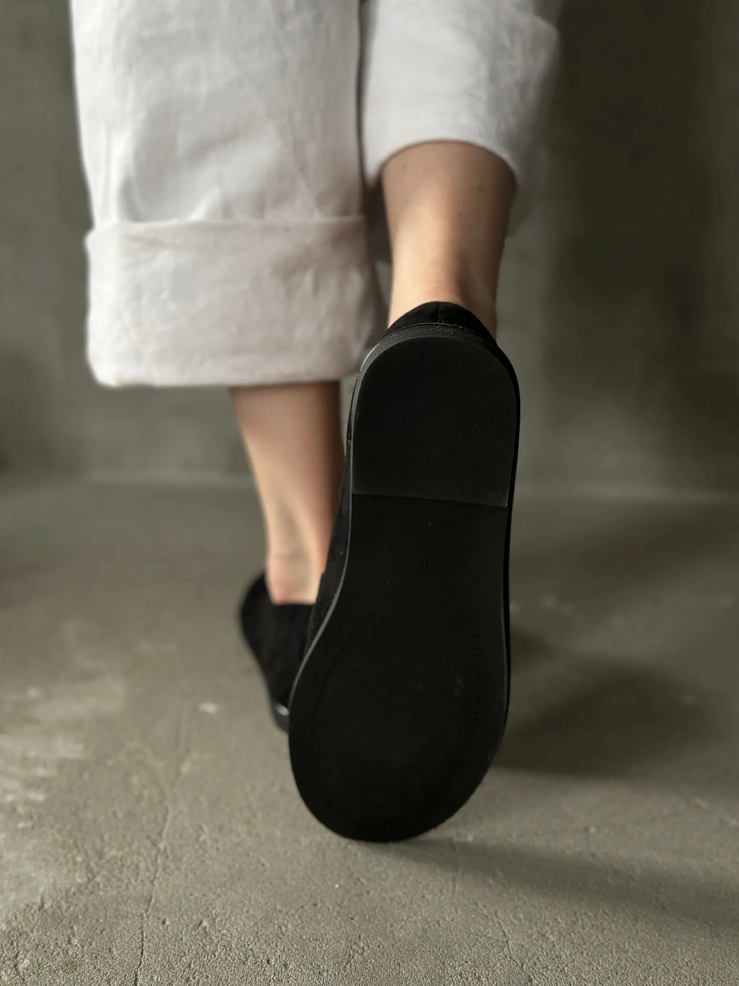 Лоферы женские черные летние