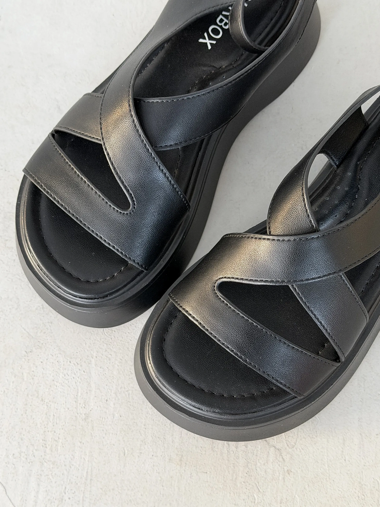 Летние босоножки на платформе