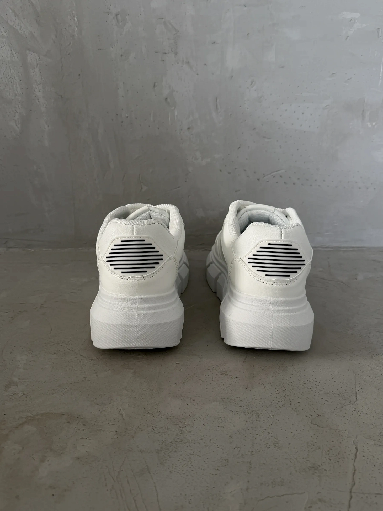 Демисезонные кроссовки высокие кеды