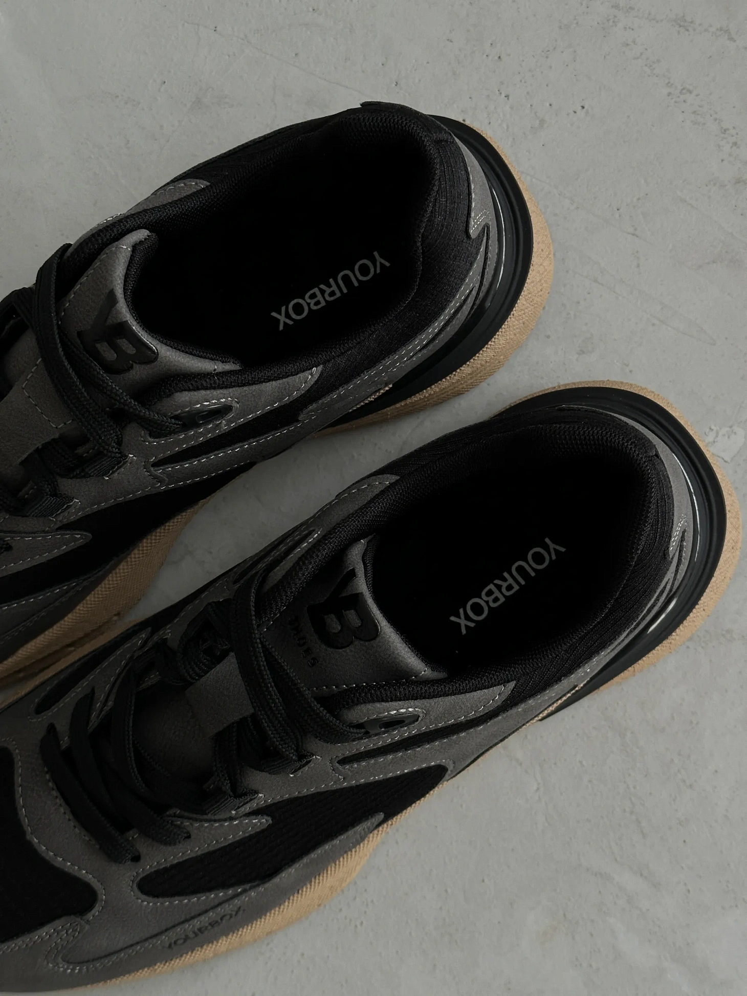 Демисезонные кроссовки мужские спортивные