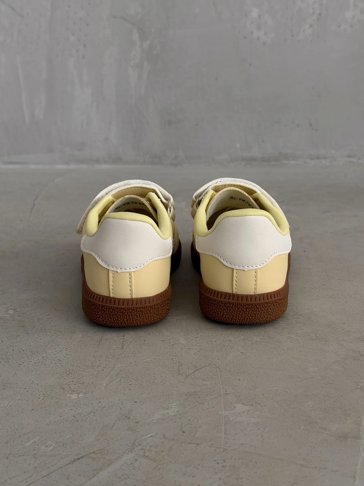 Демисезонные кроссовки детские на платформе