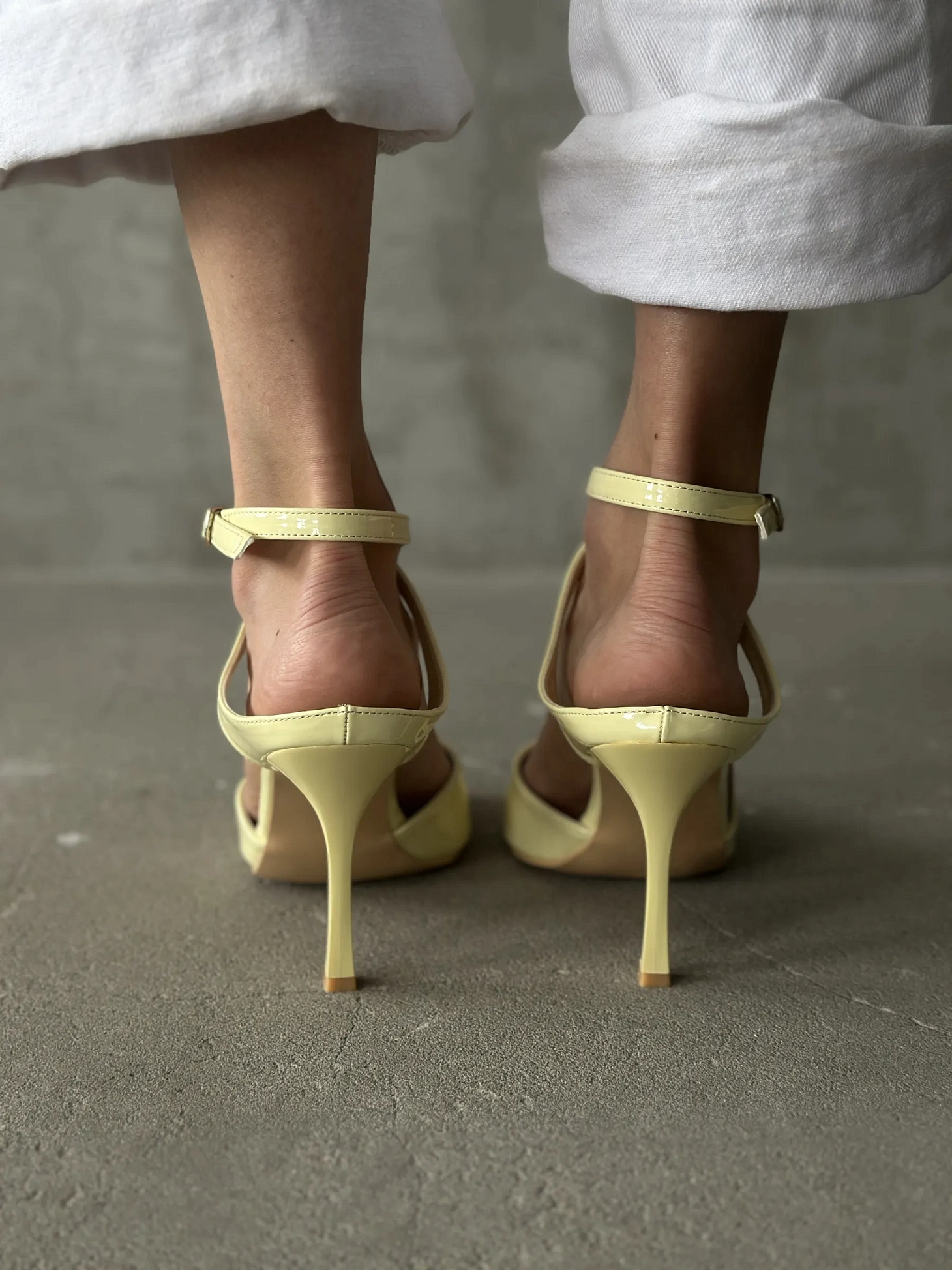 Летние босоножки женские на высоком каблуке