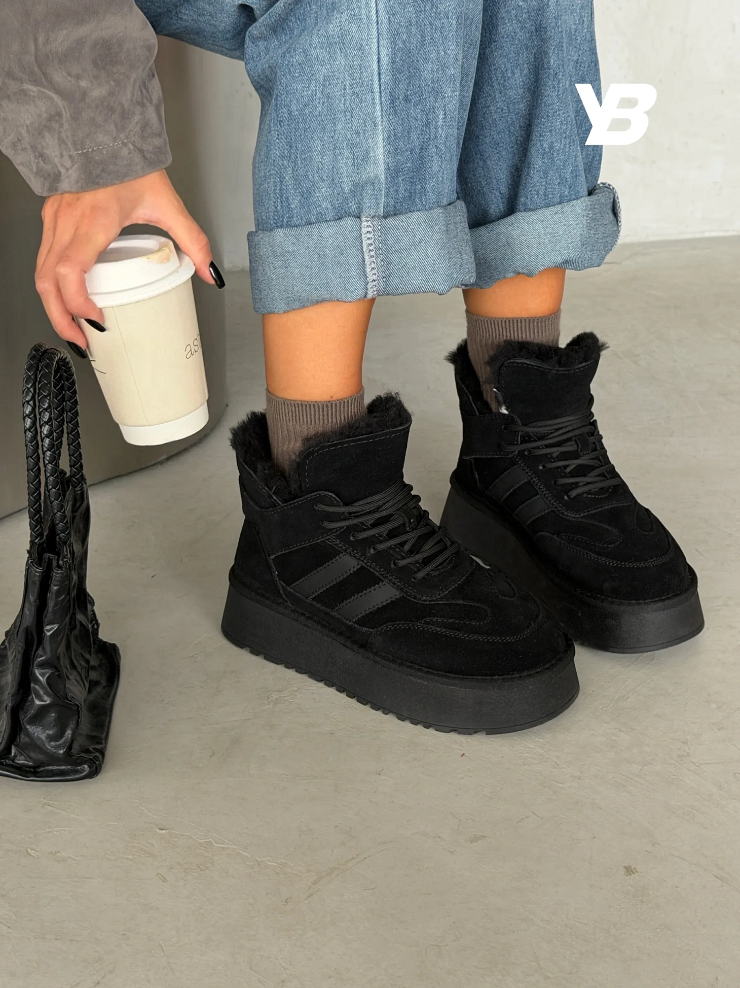 Угги женские зимние короткие на платформе