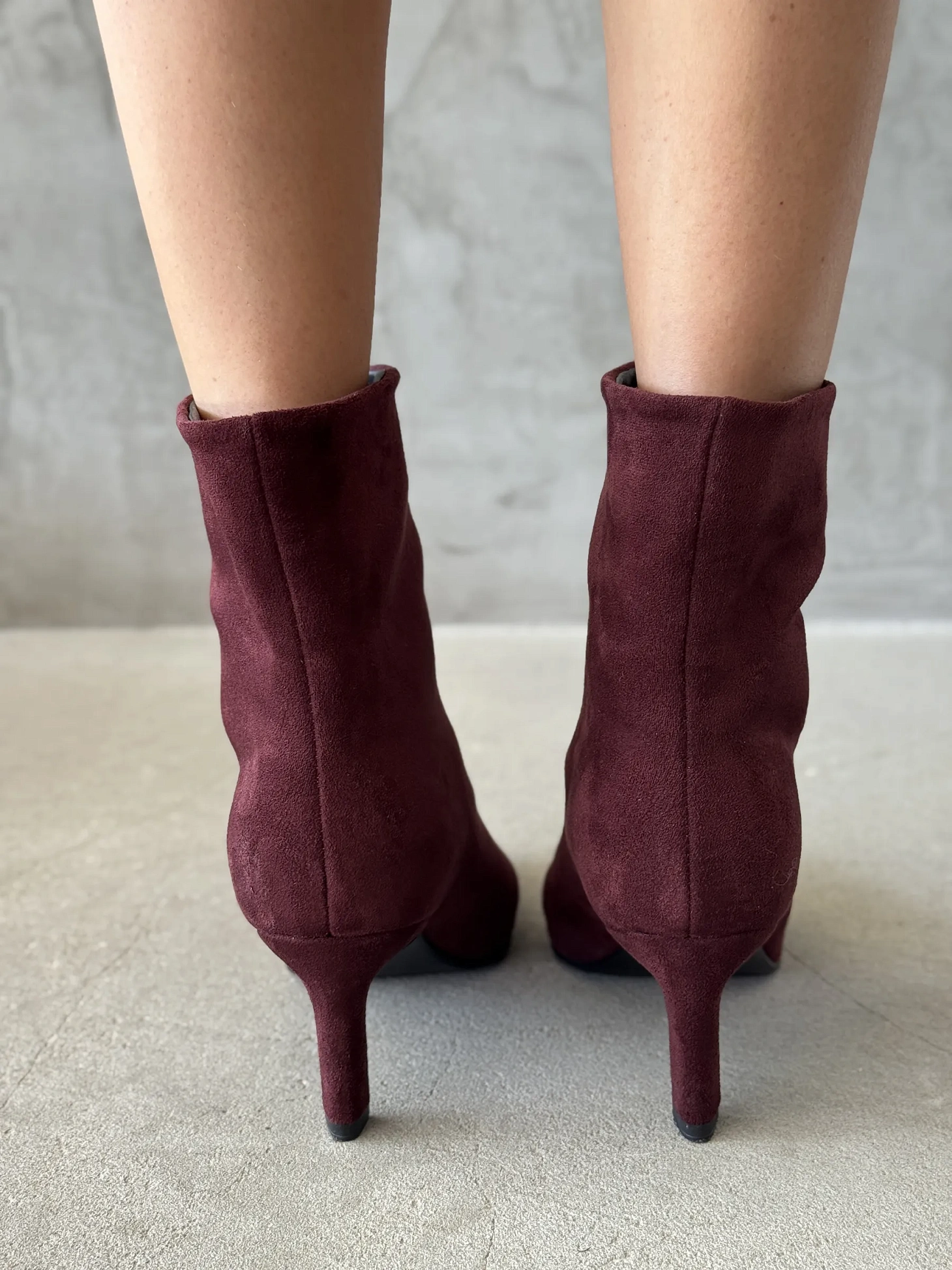 Ботильоны на низком каблуке демисезонные