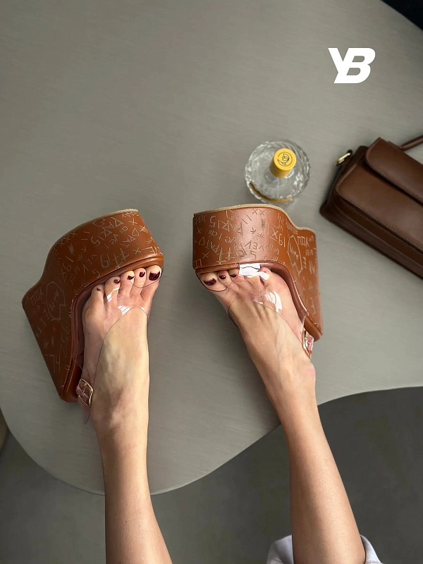 Летние босоножки на платформе танкетка