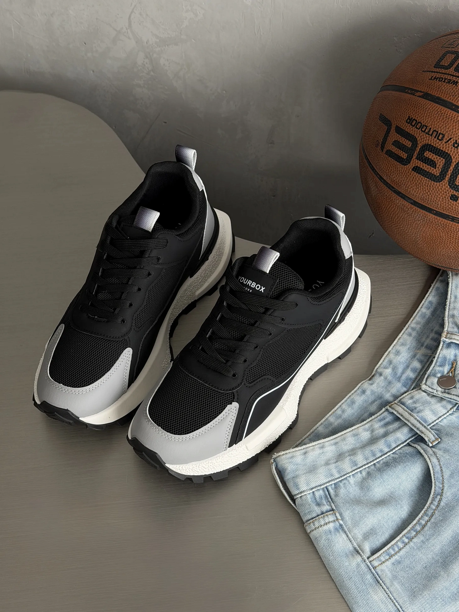 Демисезонные кроссовки спортивные