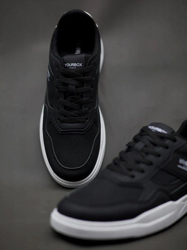 Демисезонные кроссовки спортивные