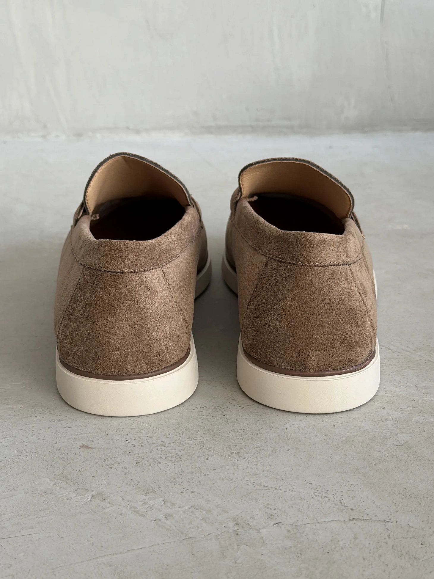 Замшевые лоферы мужские классические на платформе