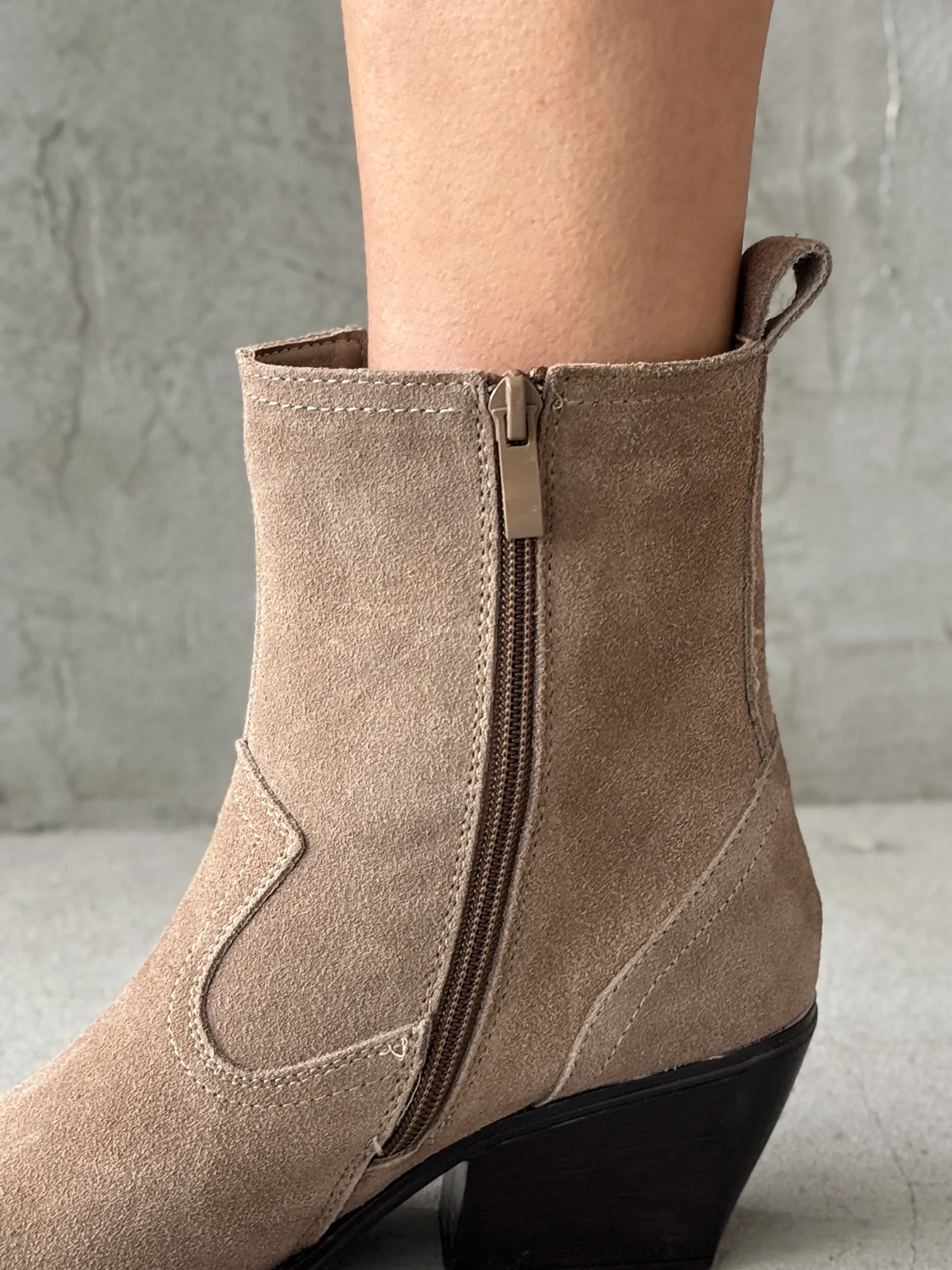 Казаки женские натуральная замша