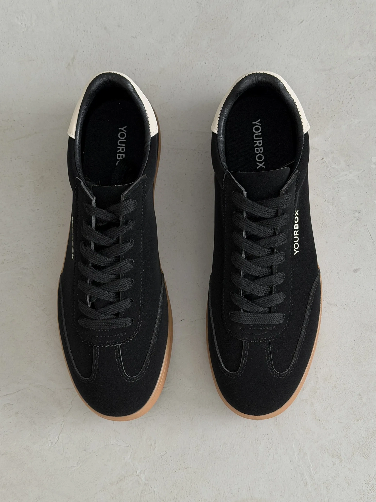 Демисезонные кроссовки высокие кеды