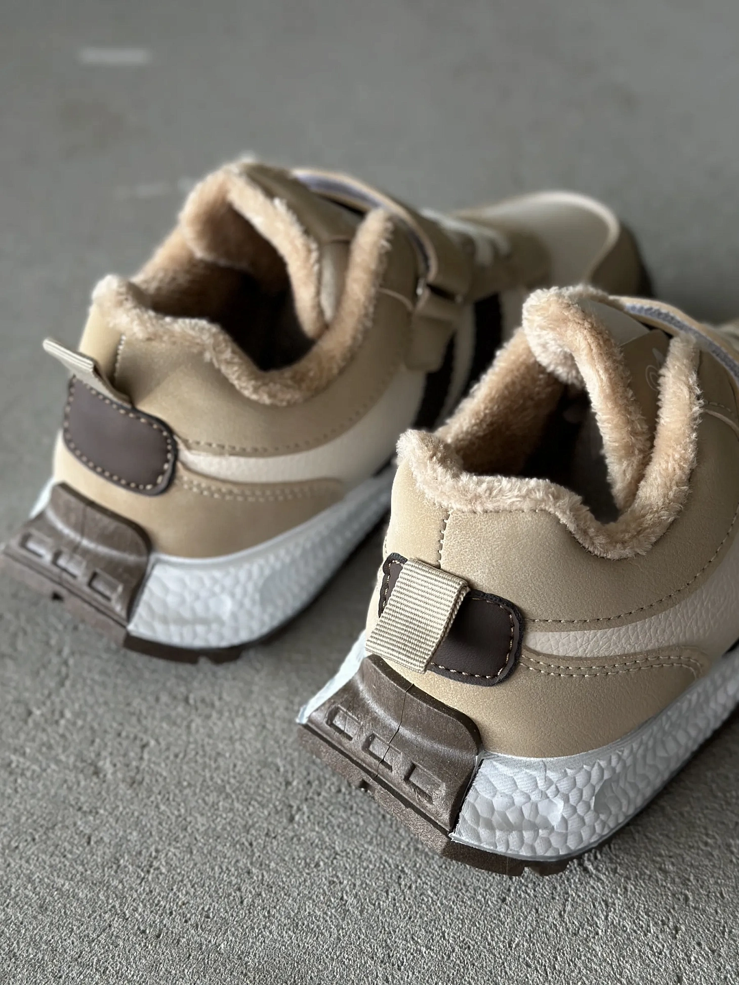 Зимние кроссовки детские на высокой подошве