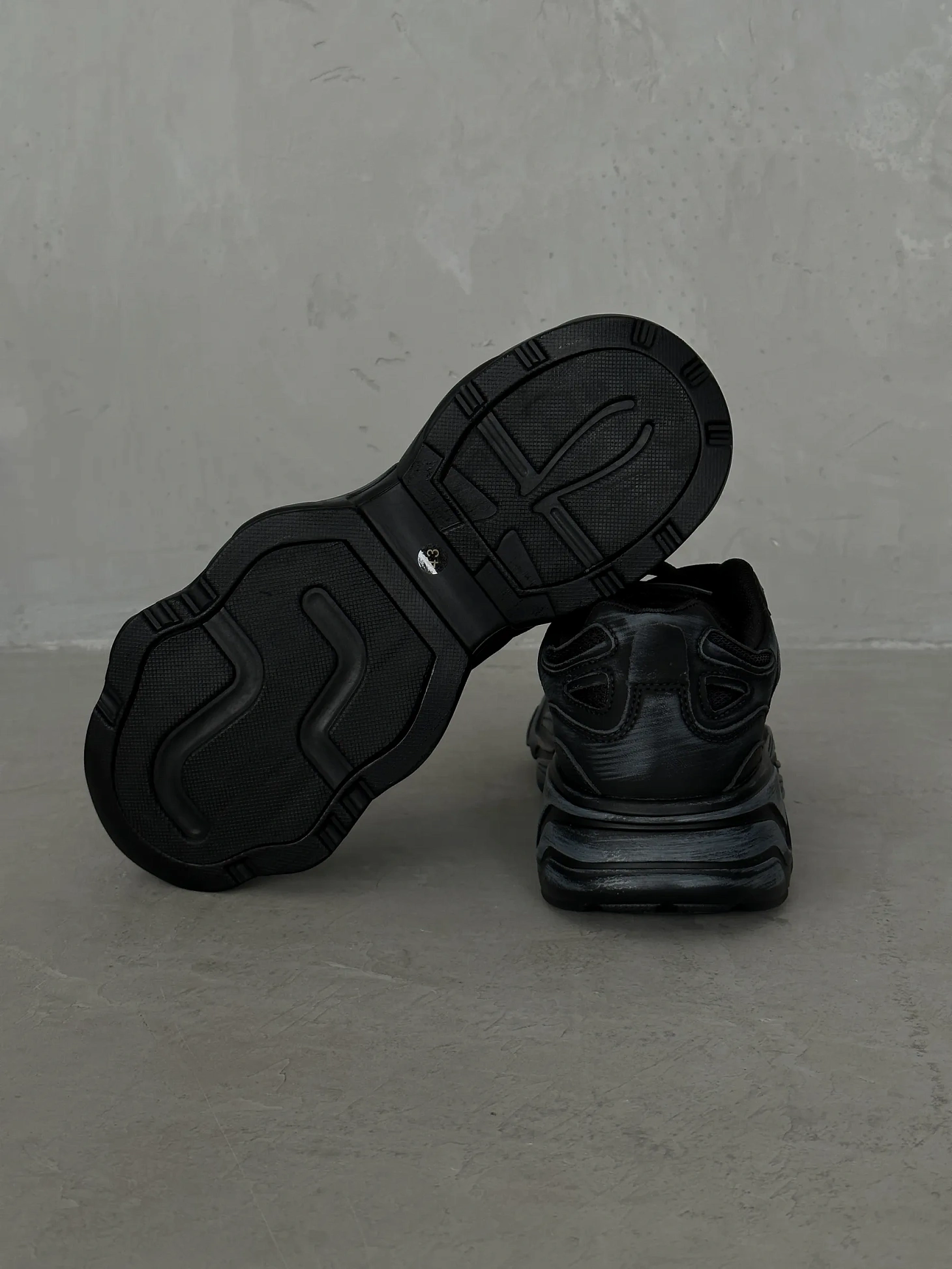 Демисезонные кроссовки мужские спортивные на высокой подошве