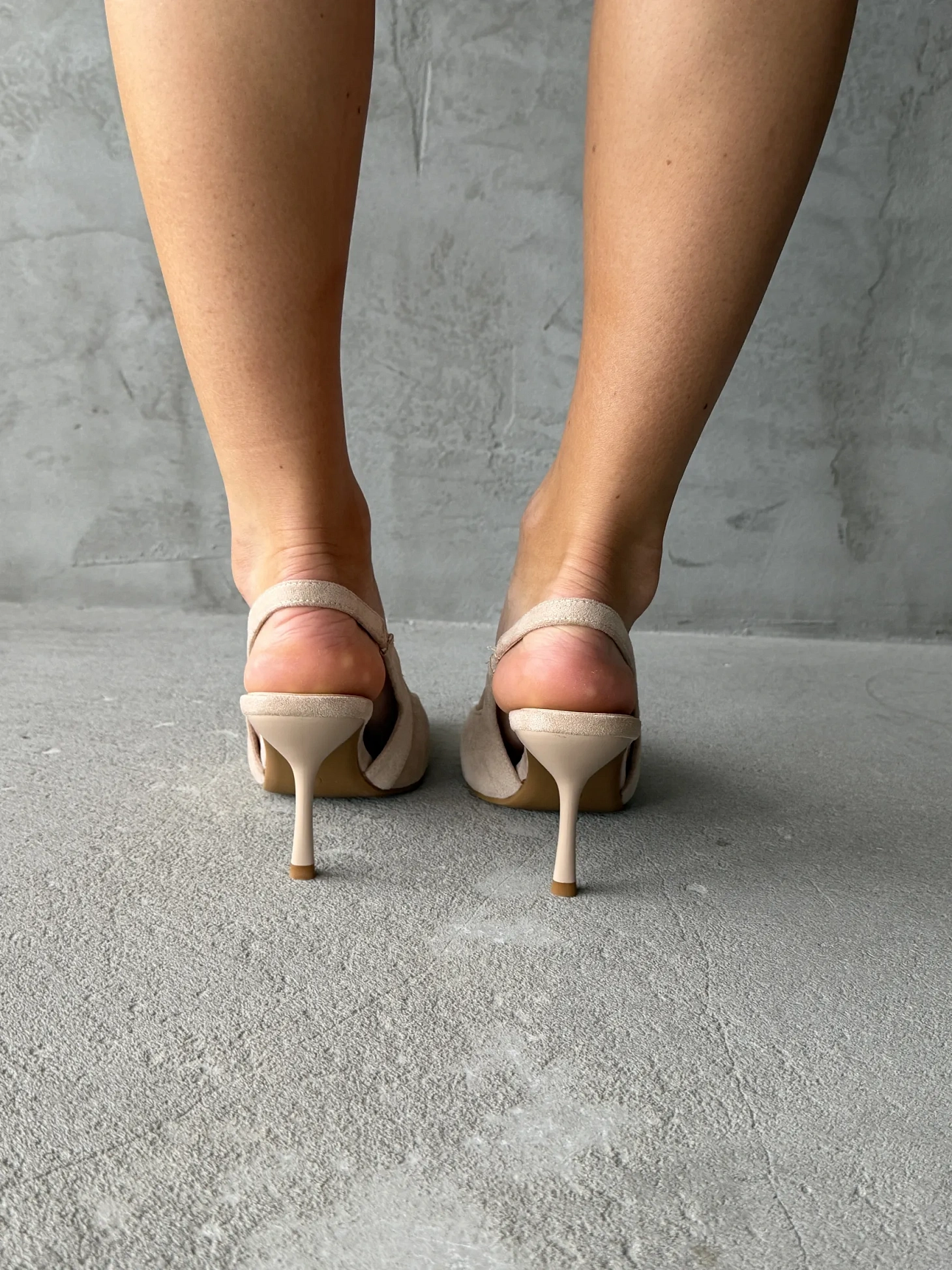 Туфли на каблуке с открытой пяткой лодочки