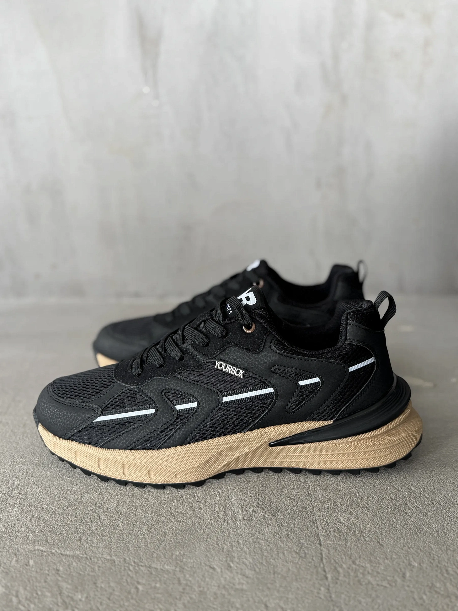 Демисезонные кроссовки спортивные