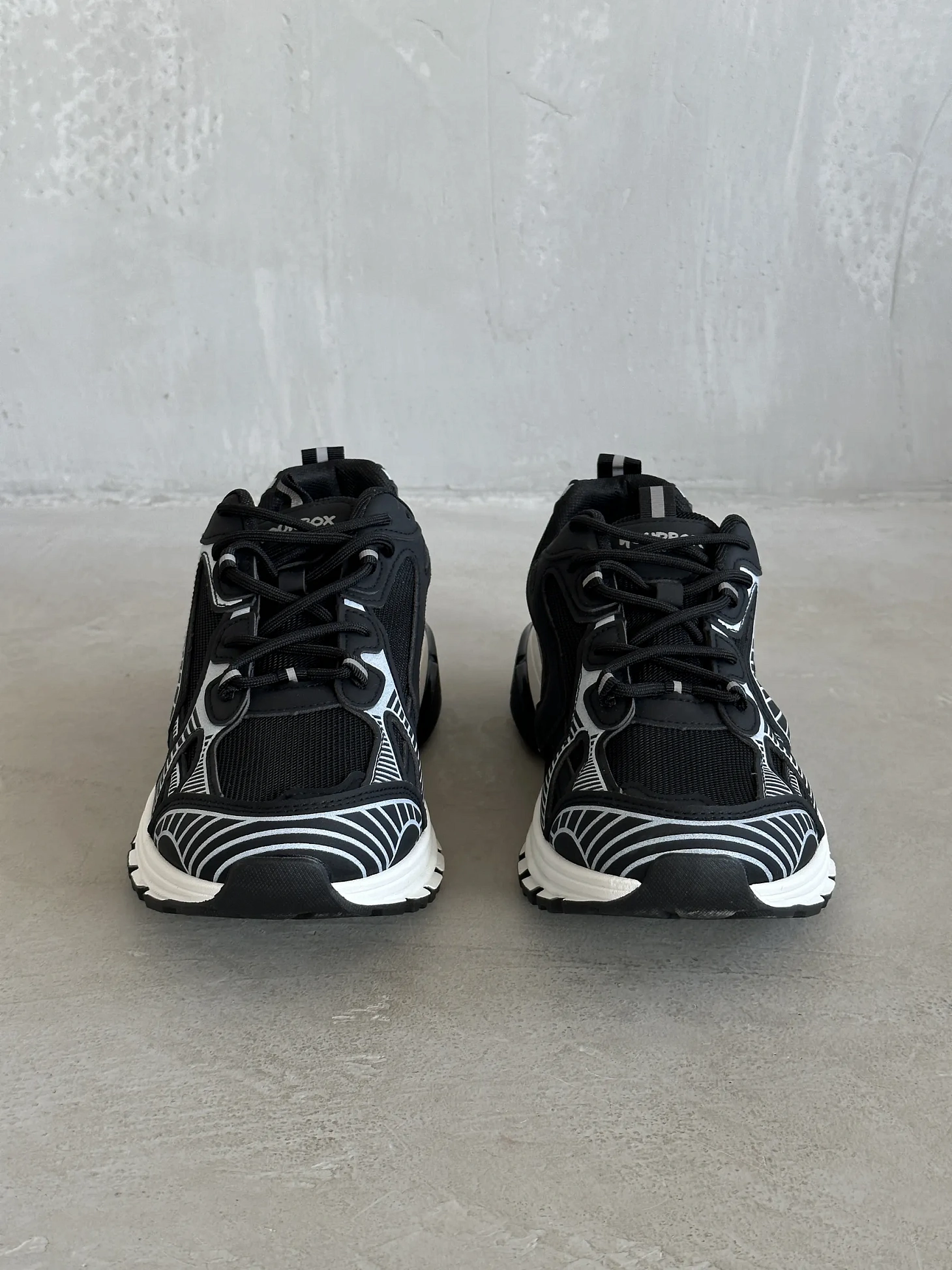 Демисезонные кроссовки мужские спортивные