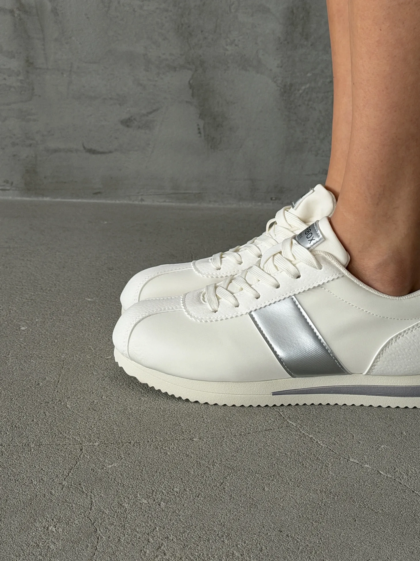 Кроссовки женские весна на платформе спортивные