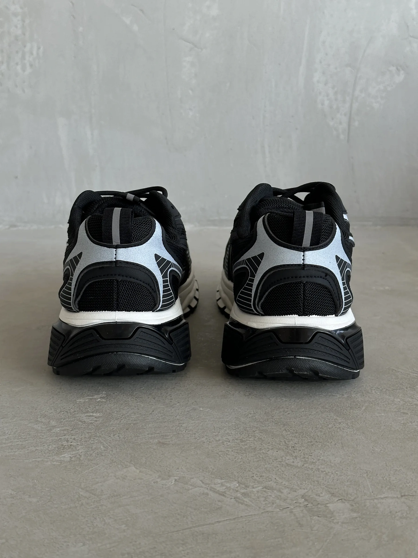 Демисезонные кроссовки мужские спортивные