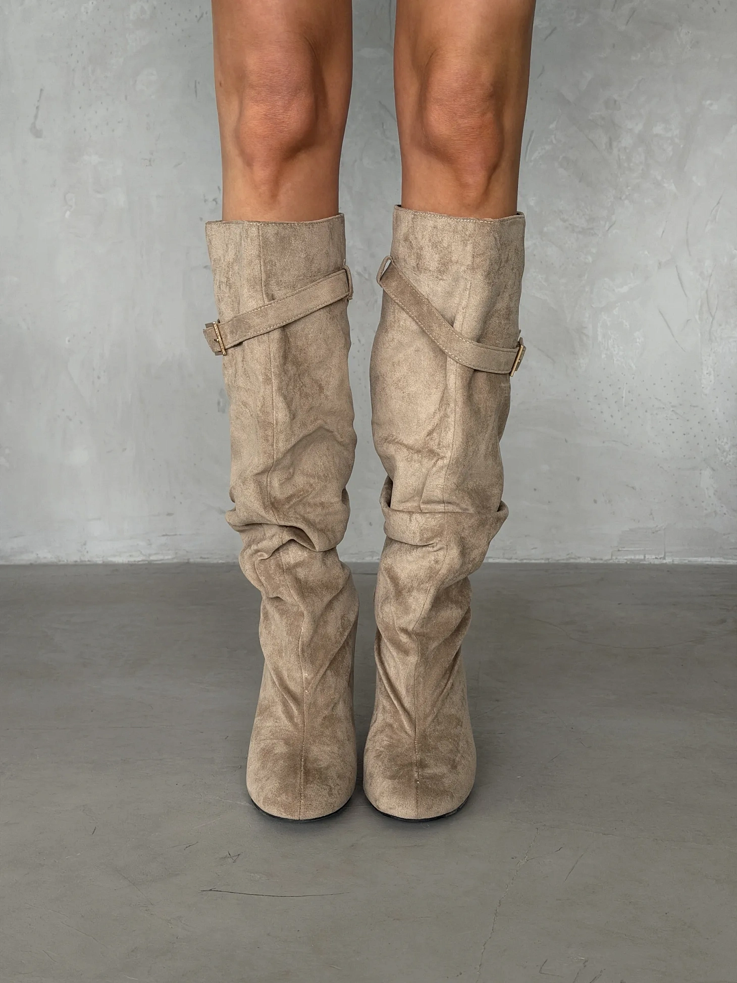 Сапоги женские демисезонные на высоком каблуке