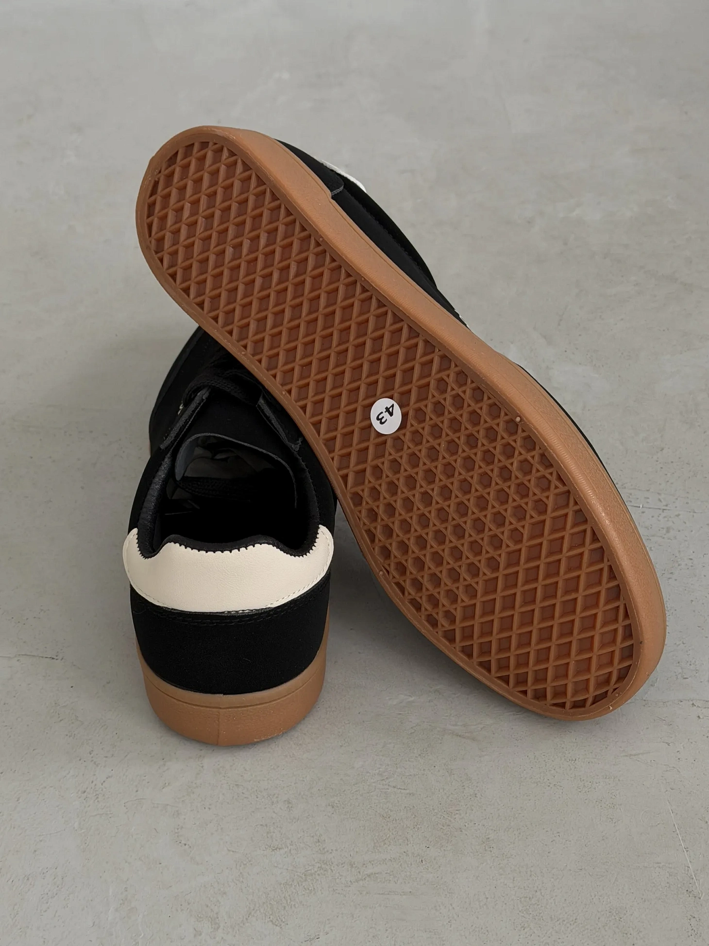 Демисезонные кроссовки высокие кеды