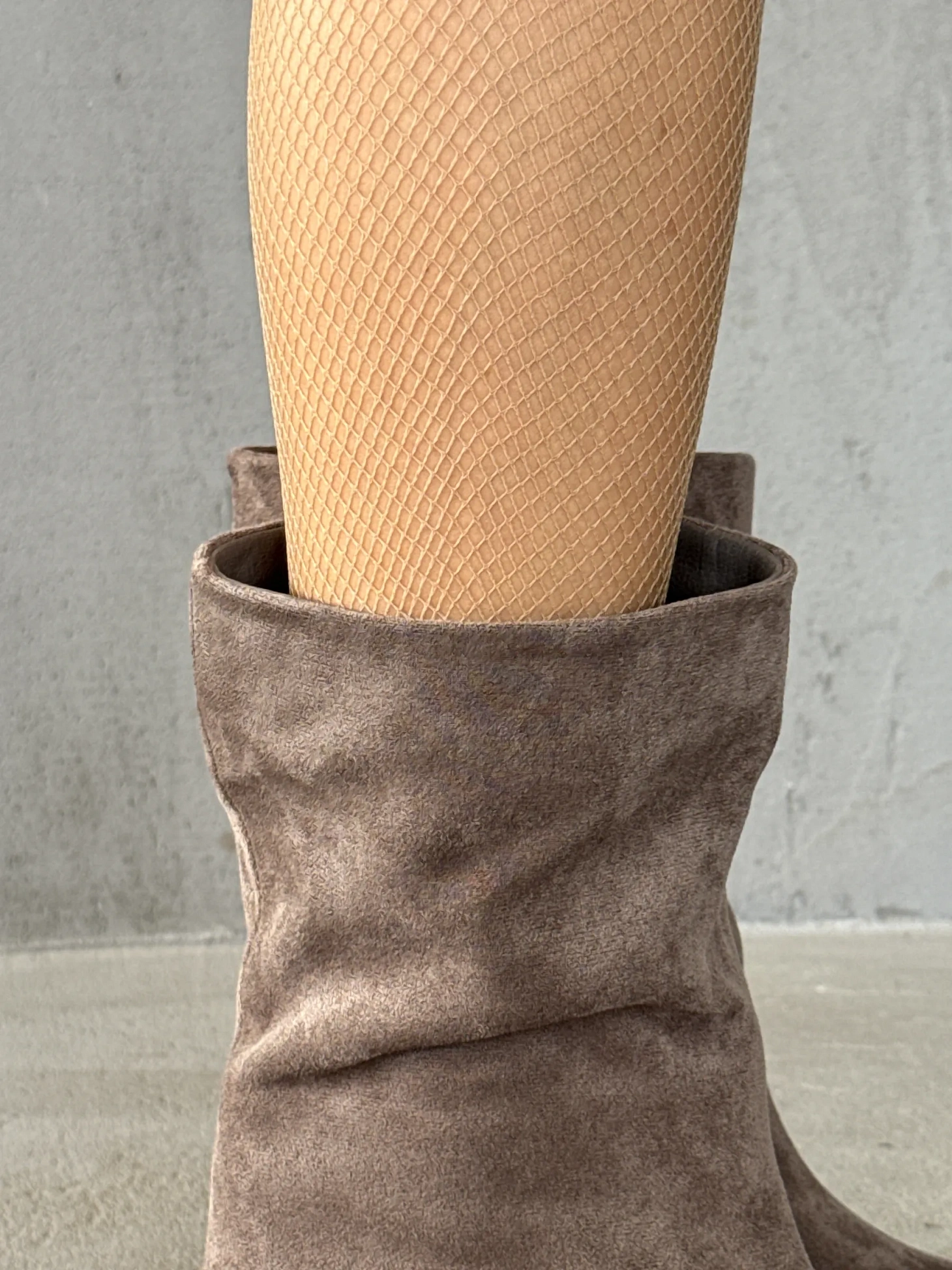 Ботильоны на низком каблуке демисезонные