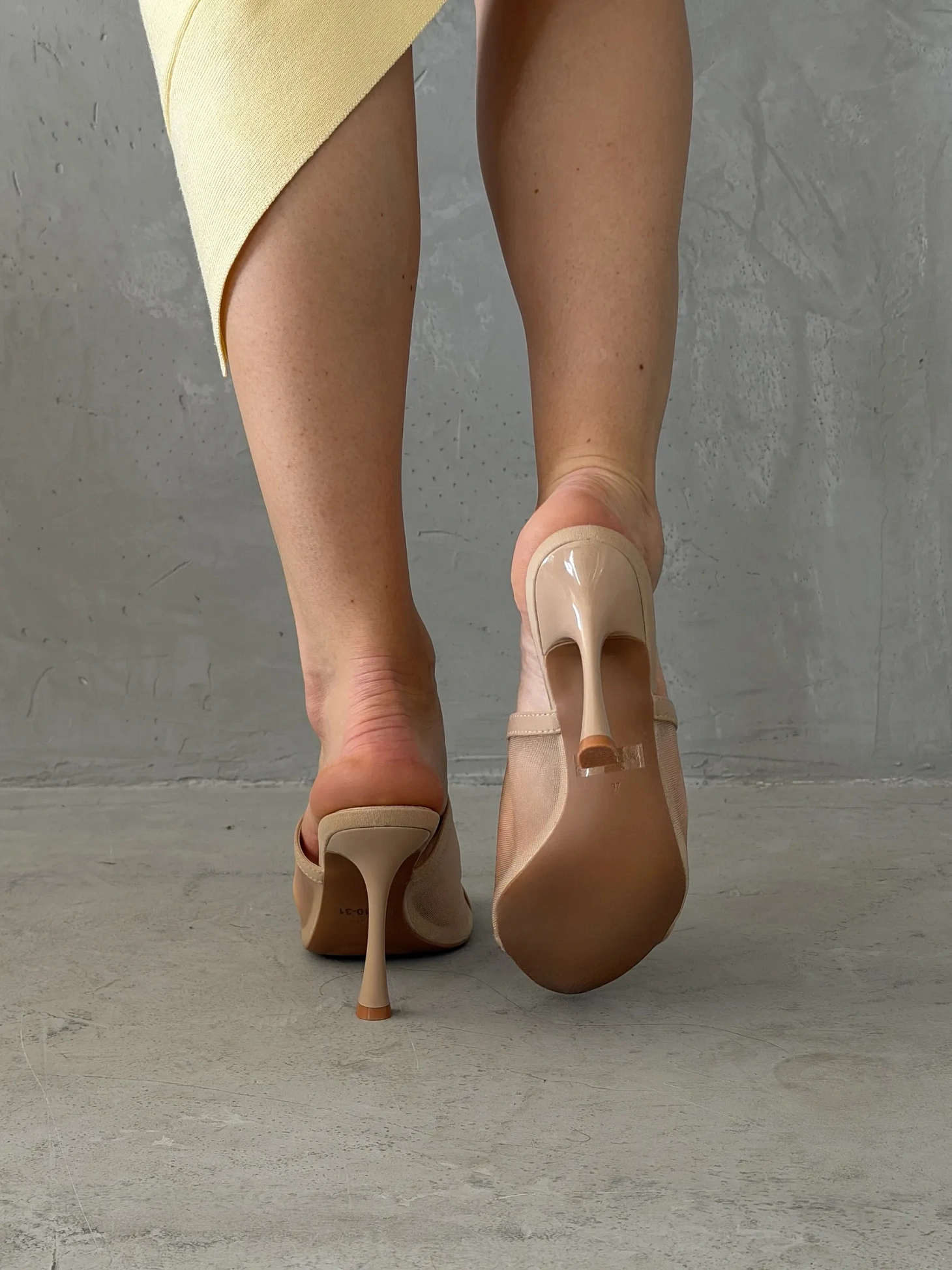 Летние босоножки женские на высоком каблуке