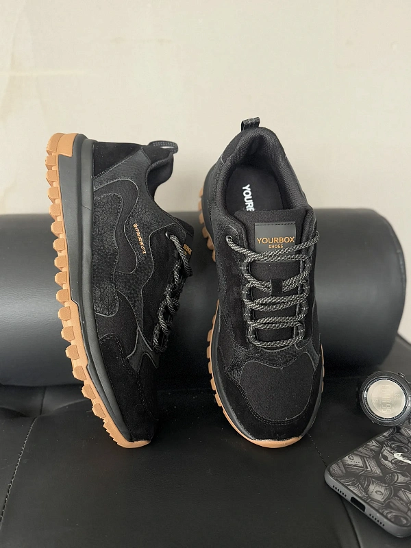 Демисезонные кроссовки спортивные