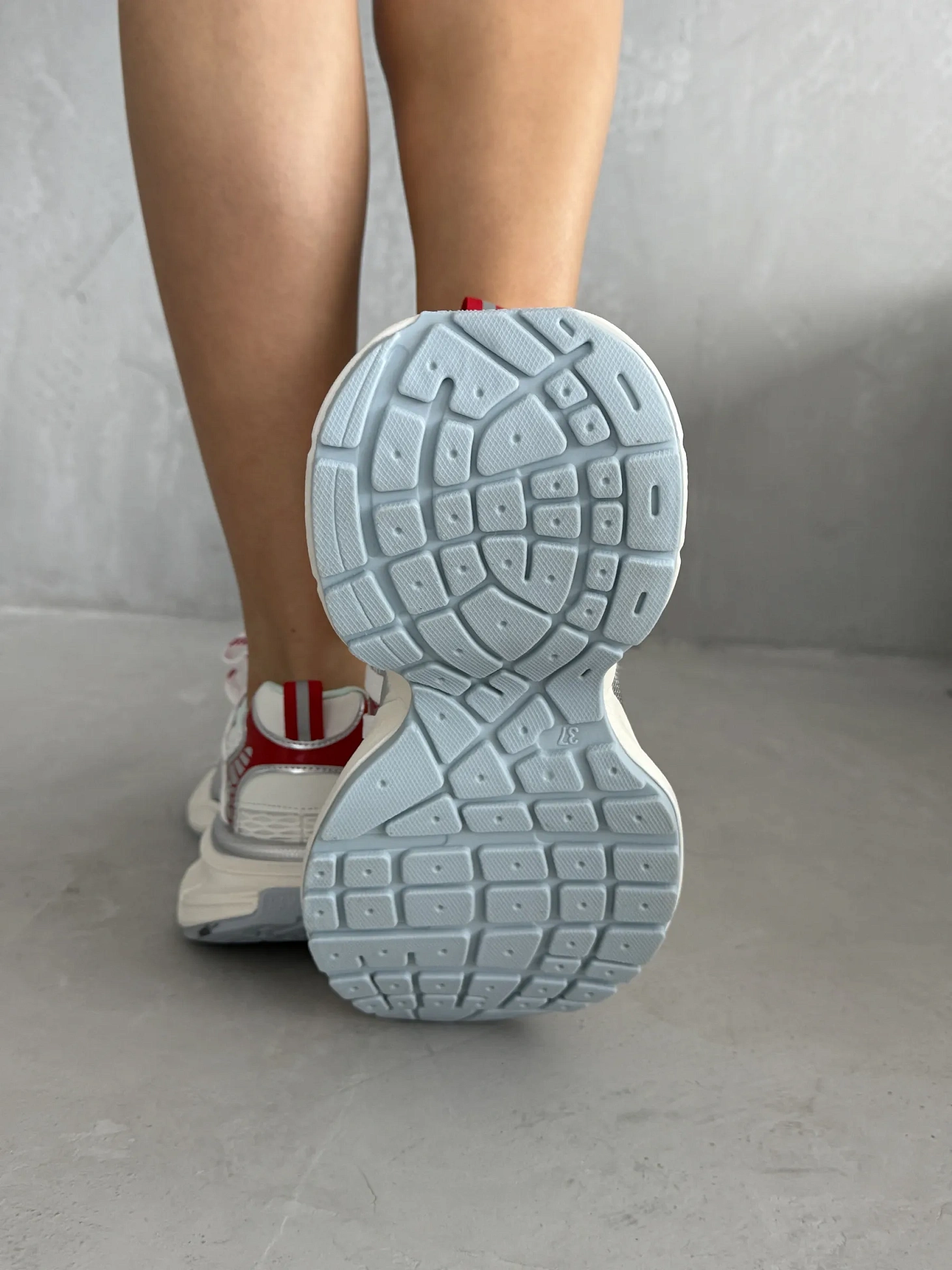 Кроссовки на платформе повседневные