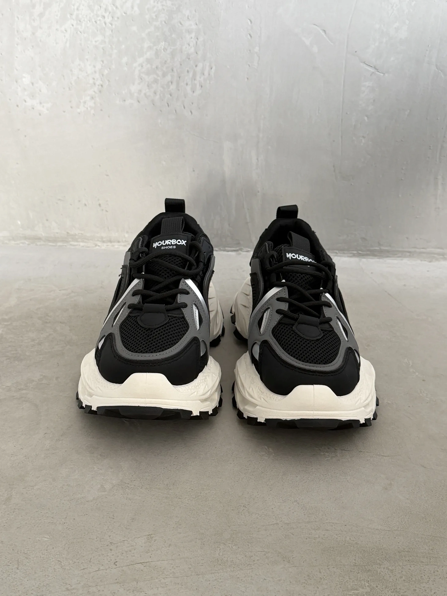 Демисезонные кроссовки спортивные