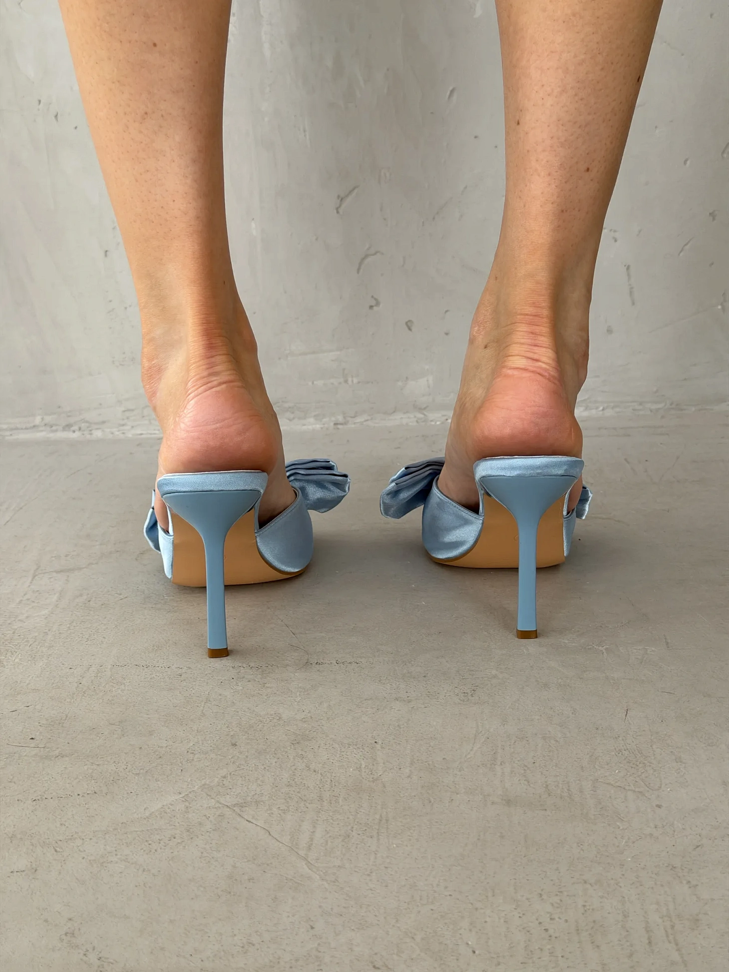 Летние босоножки женские на высоком каблуке