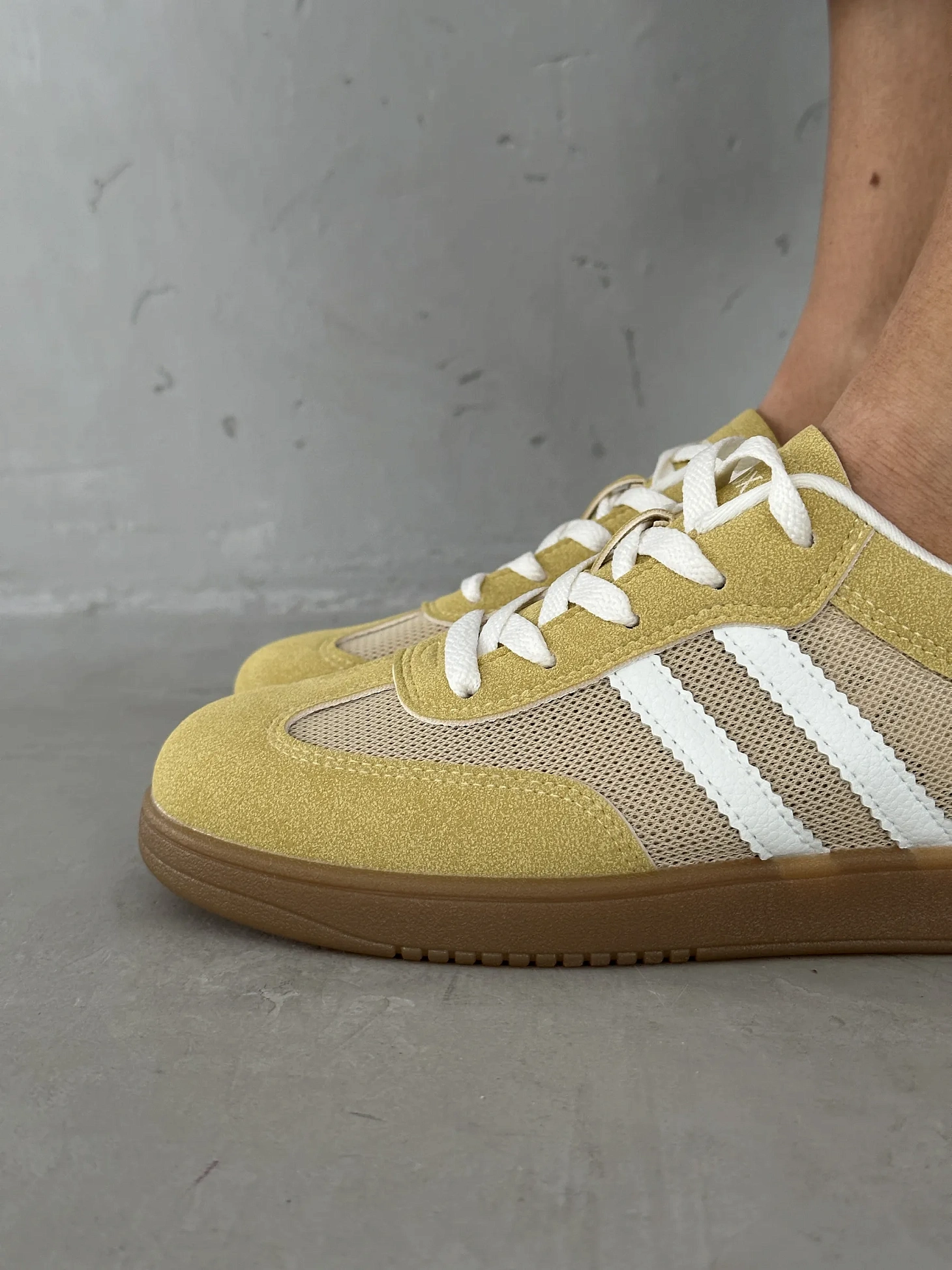 Кроссовки женские весна дышащие спортивные