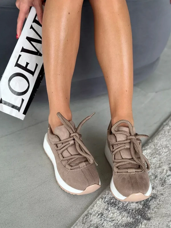 Кроссовки на платформе повседневные