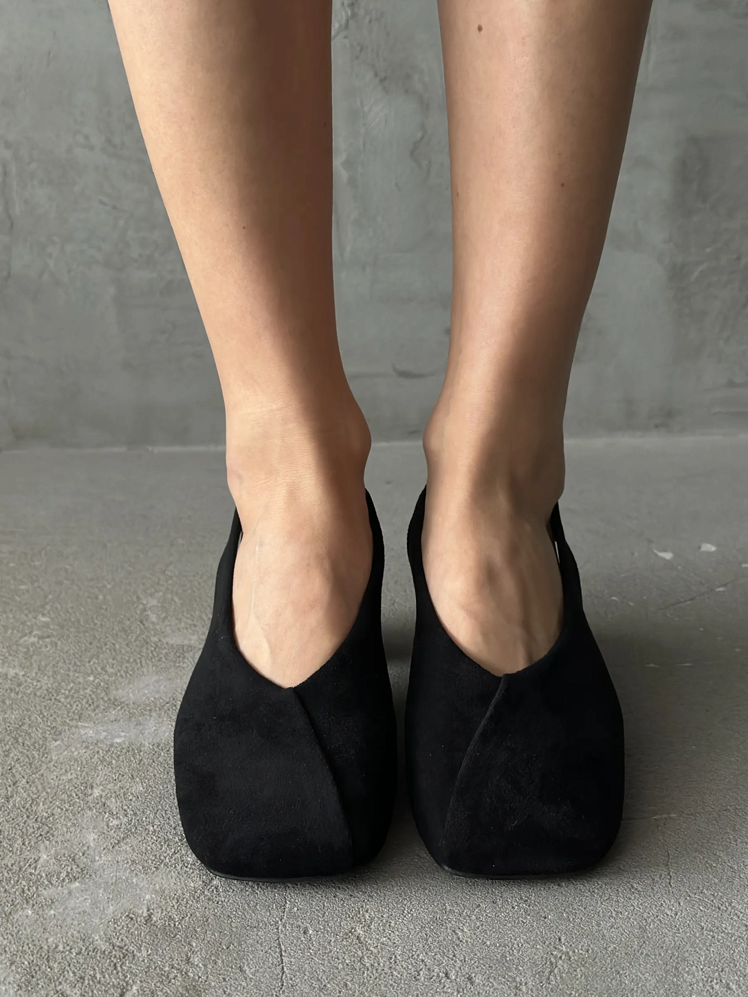 Туфли на каблуке с открытой пяткой лодочки