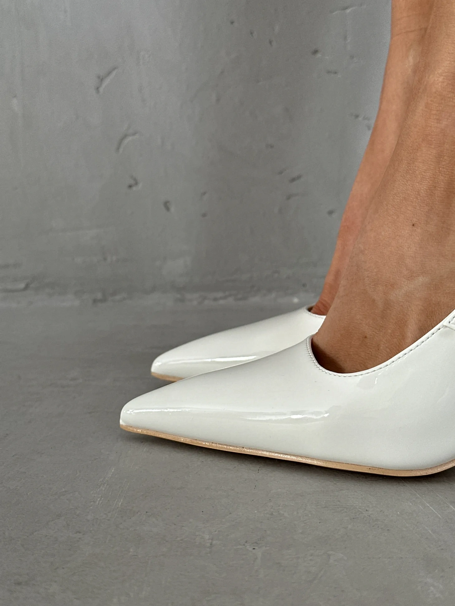 Туфли на каблуке с открытой пяткой лодочки