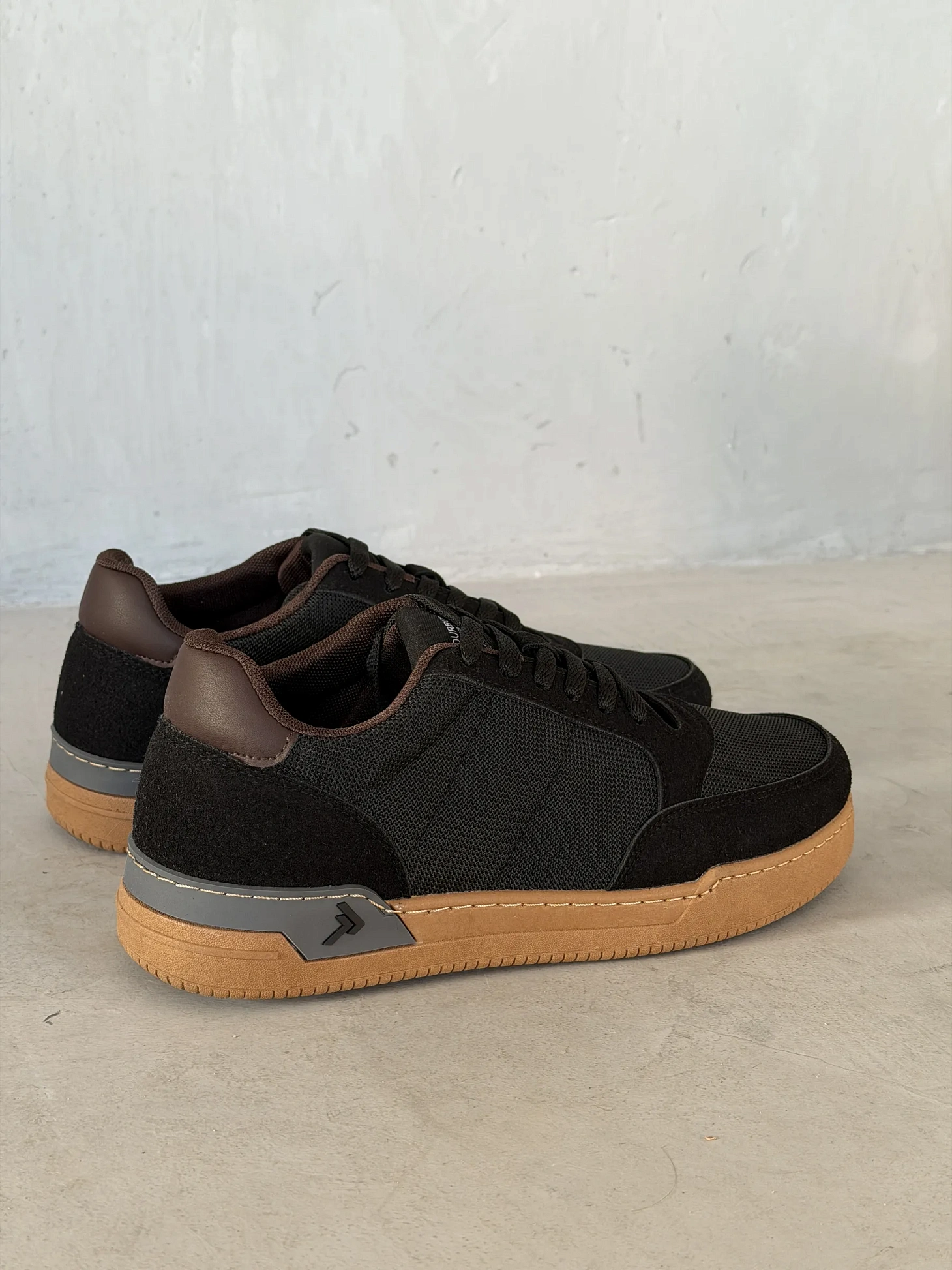 Демисезонные кроссовки мужские кеды