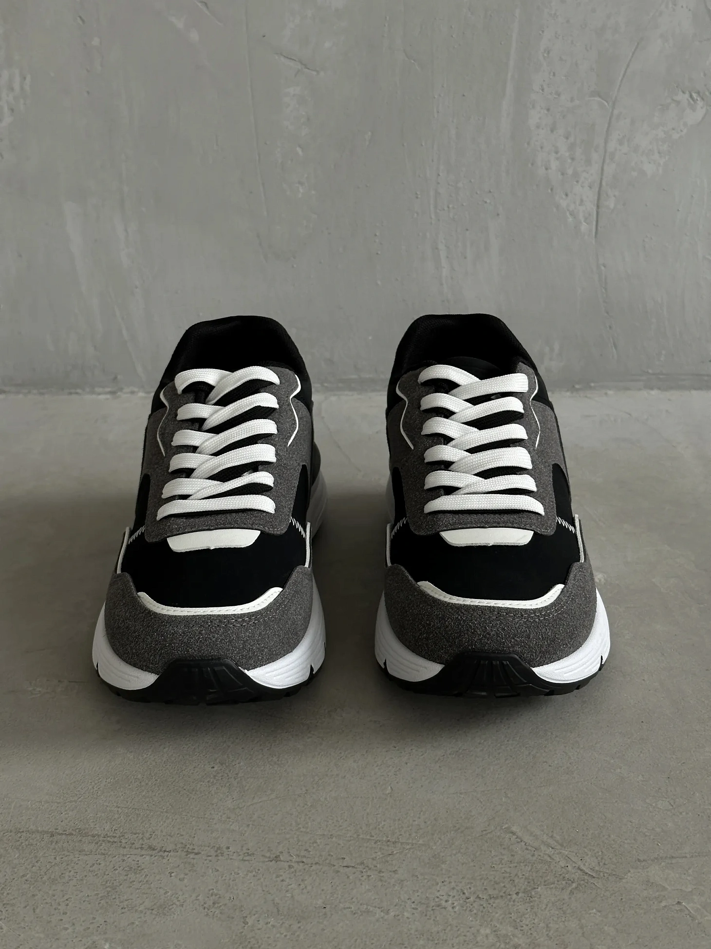 Демисезонные кроссовки спортивные