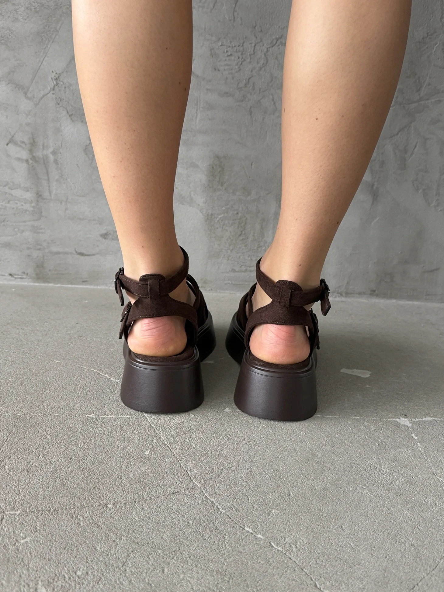 Босоножки на платформе летние