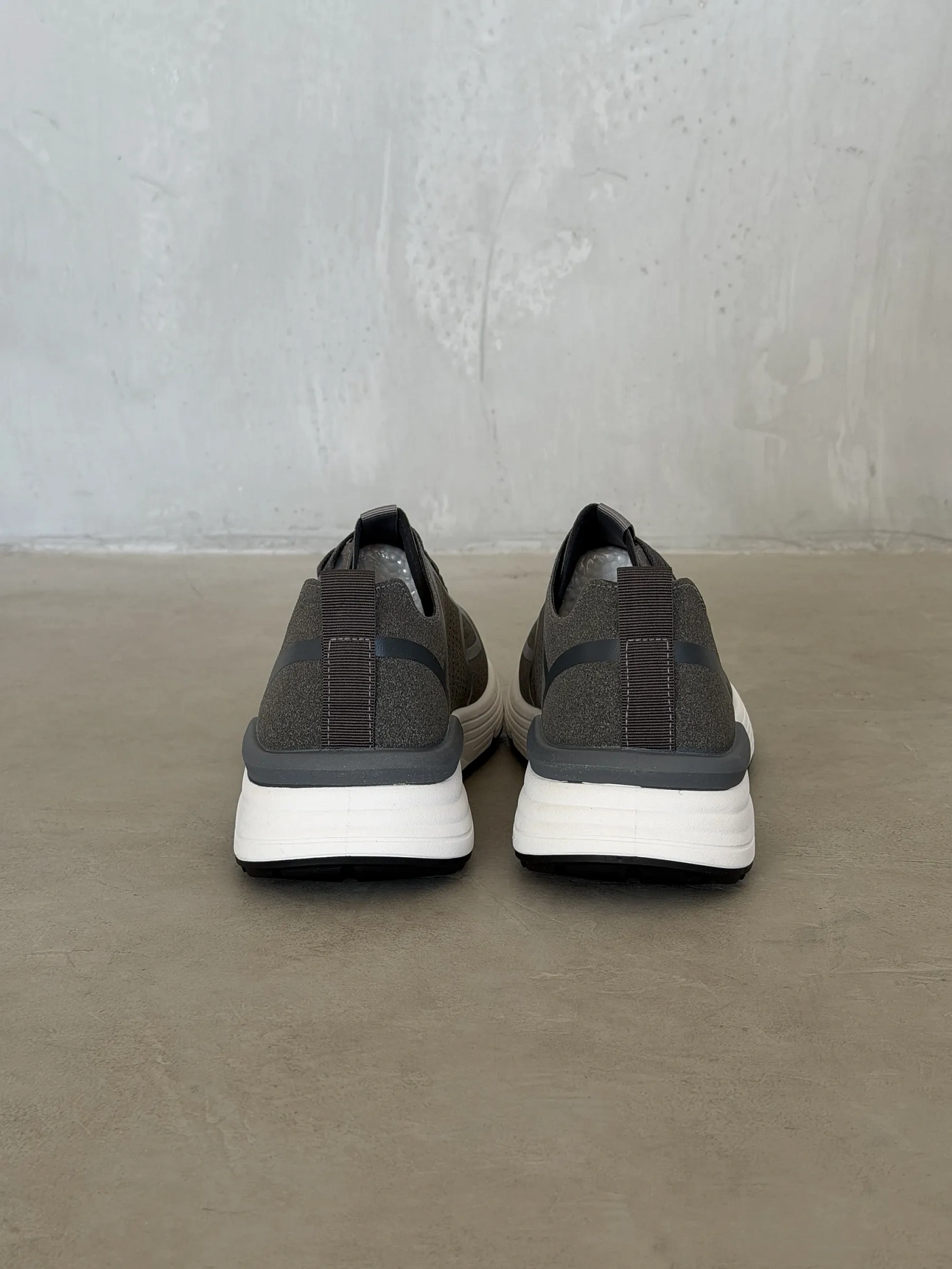 Демисезонные кроссовки мужские спортивные