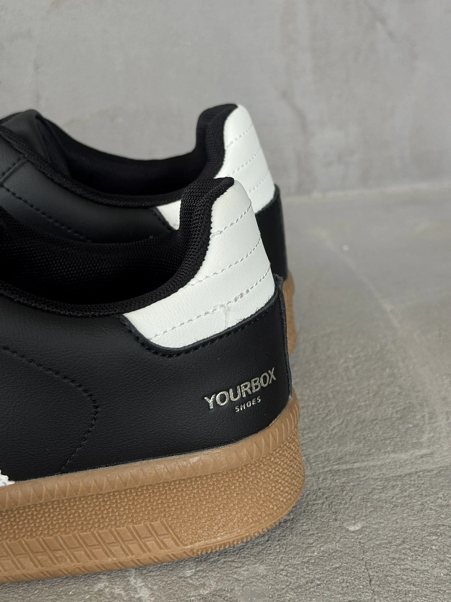 Демисезонные кроссовки высокие кеды