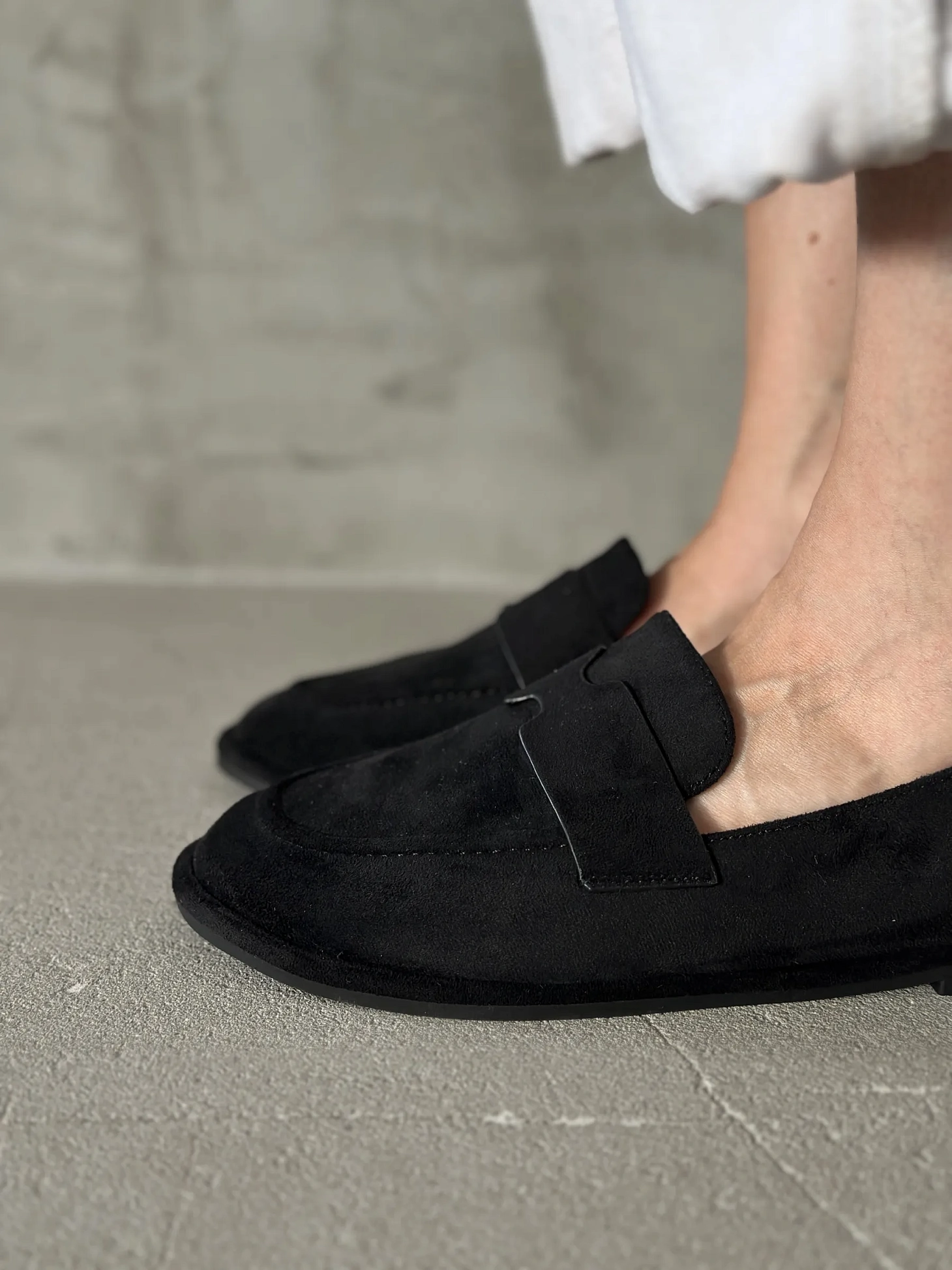 Лоферы женские черные летние