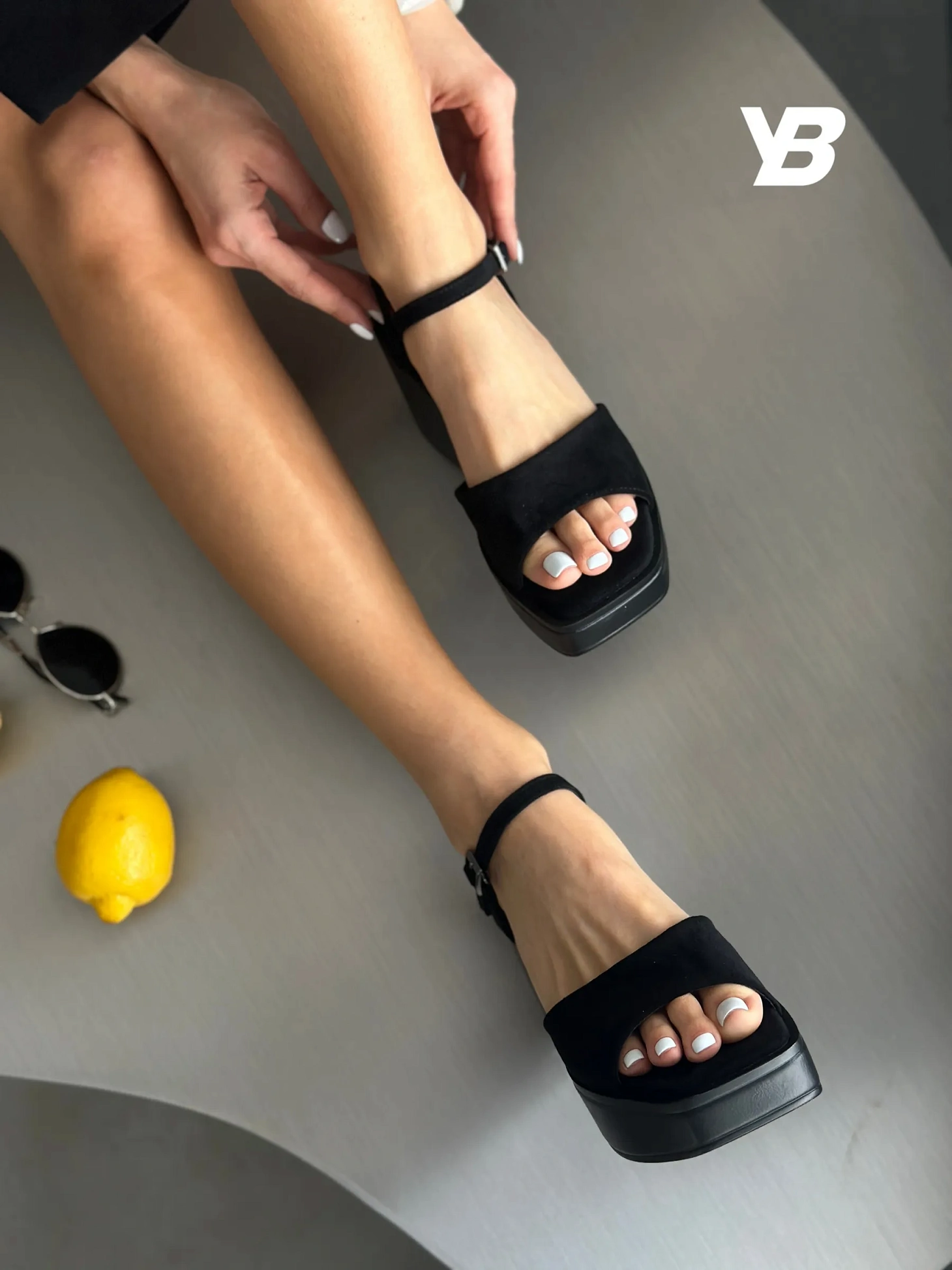 Летние босоножки на платформе танкетка